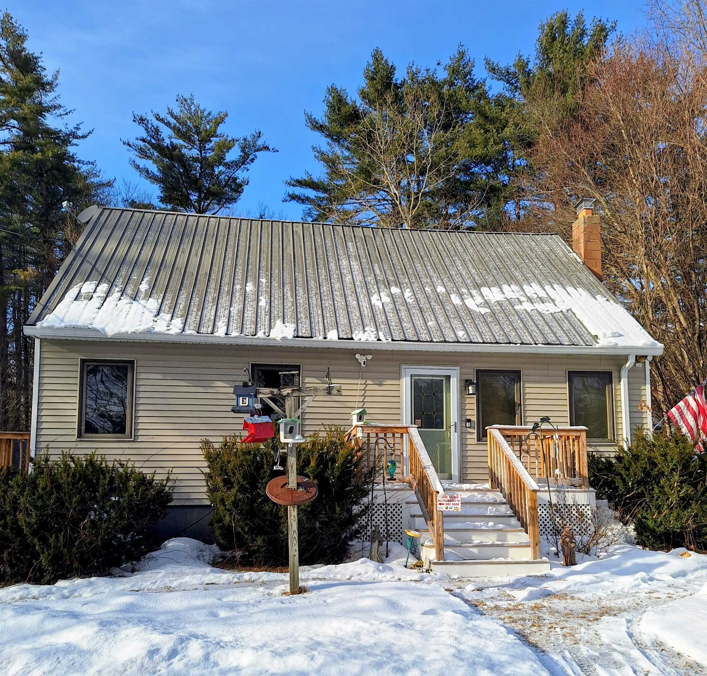 299 Concord Rd, Northfield, NH 03276