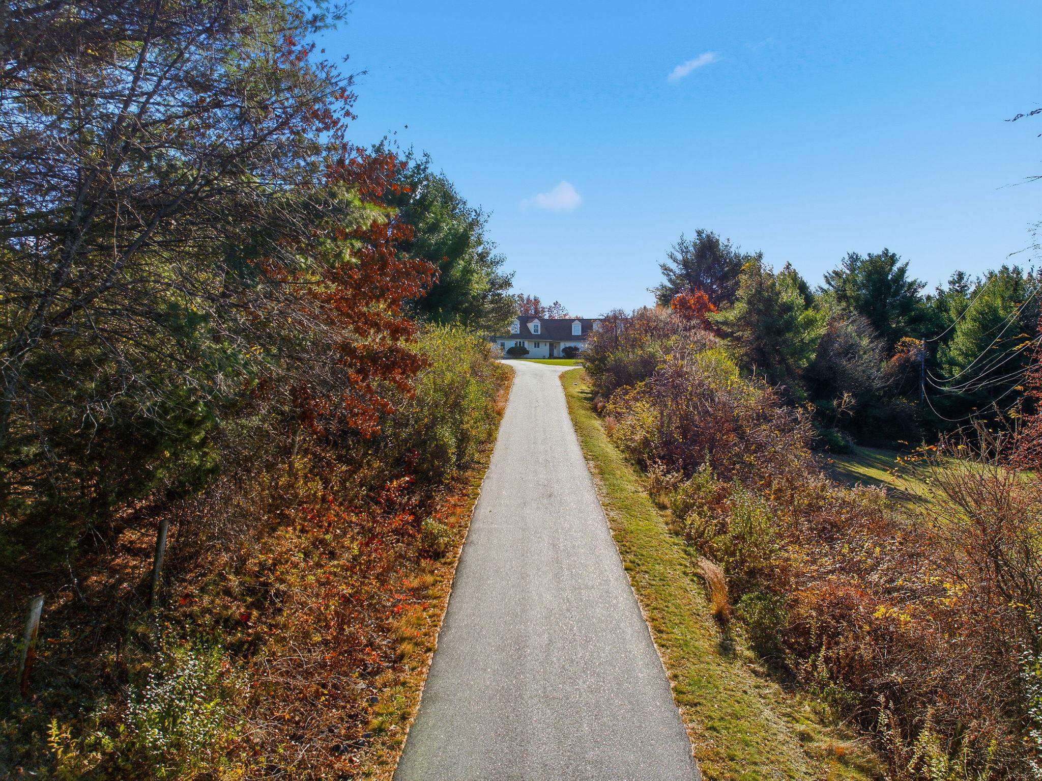 276 N Amherst Rd, Bedford, NH 03110