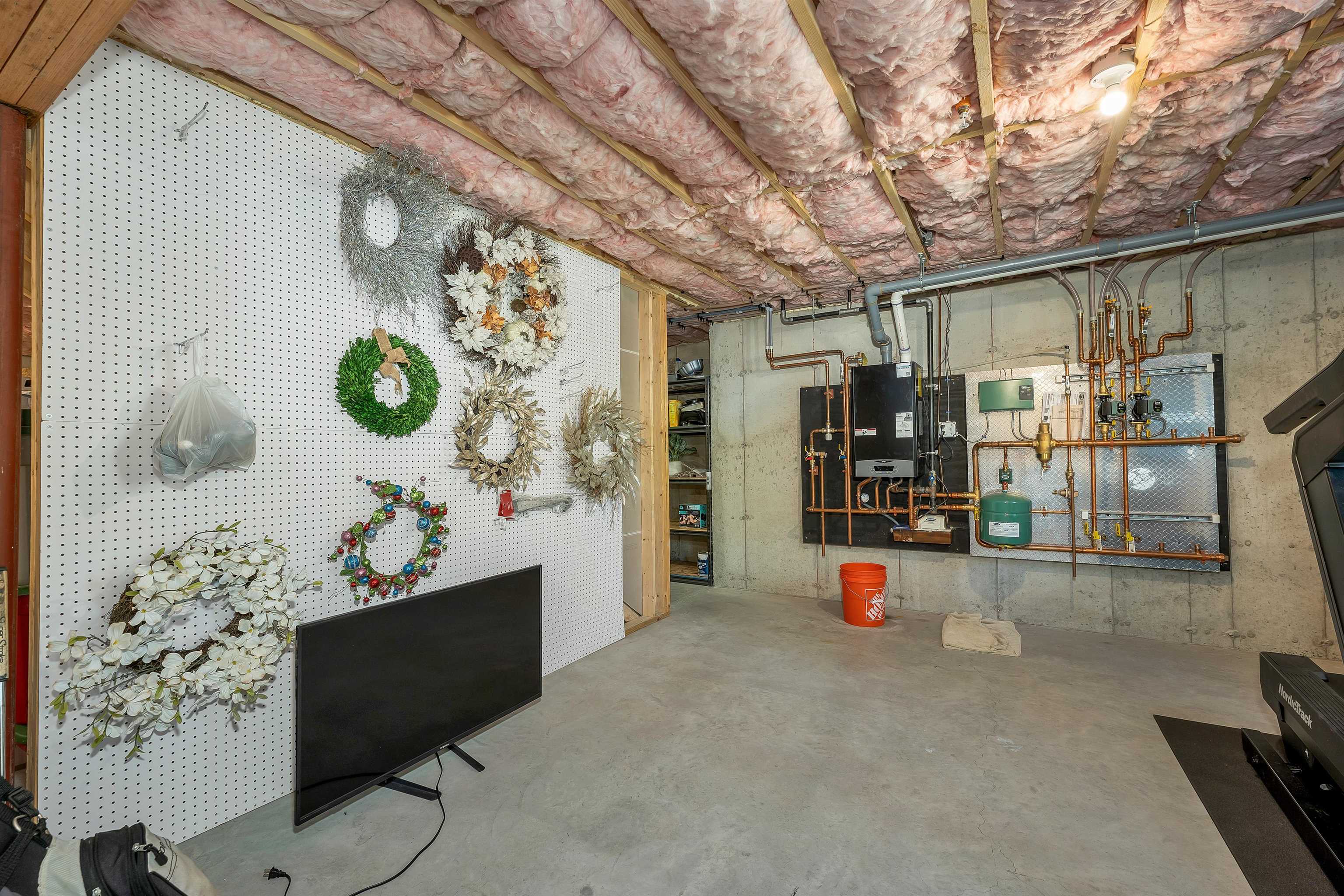 126 Aiden Cir, Belmont, NH 03220