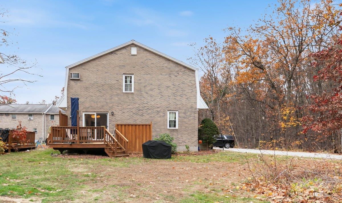 193 Fieldstone Dr, Londonderry, NH 03053