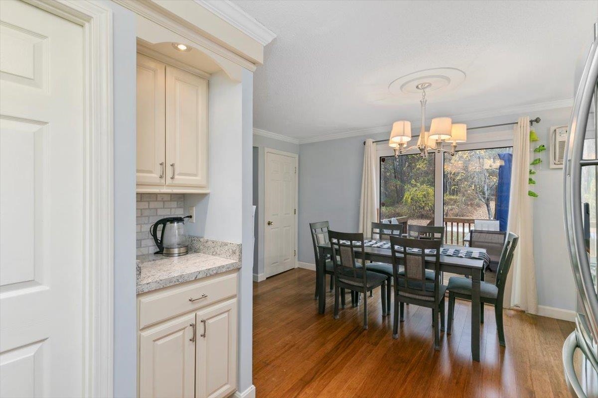 193 Fieldstone Dr, Londonderry, NH 03053