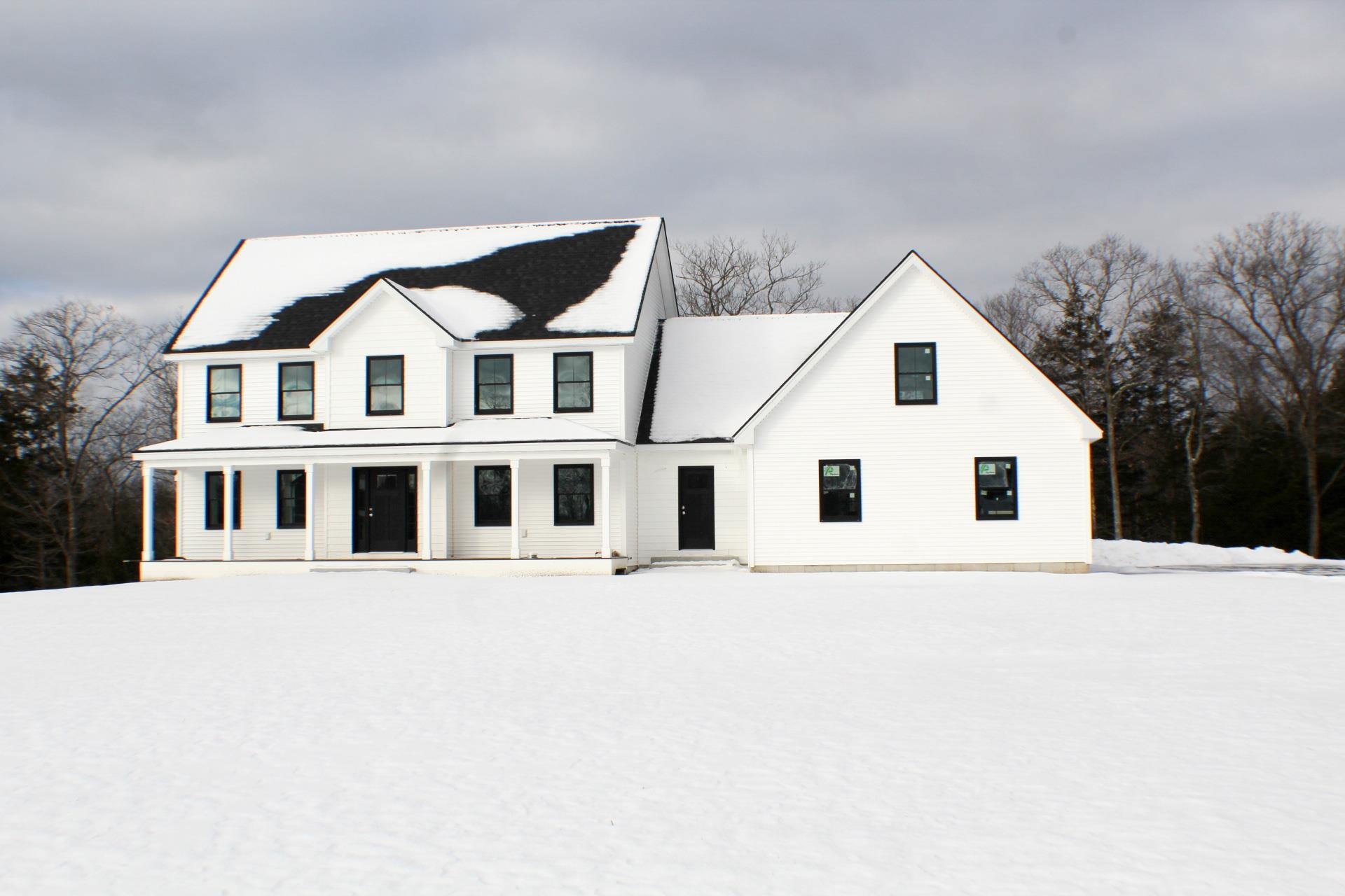 27 Tyler Ave, Epsom, NH 03234