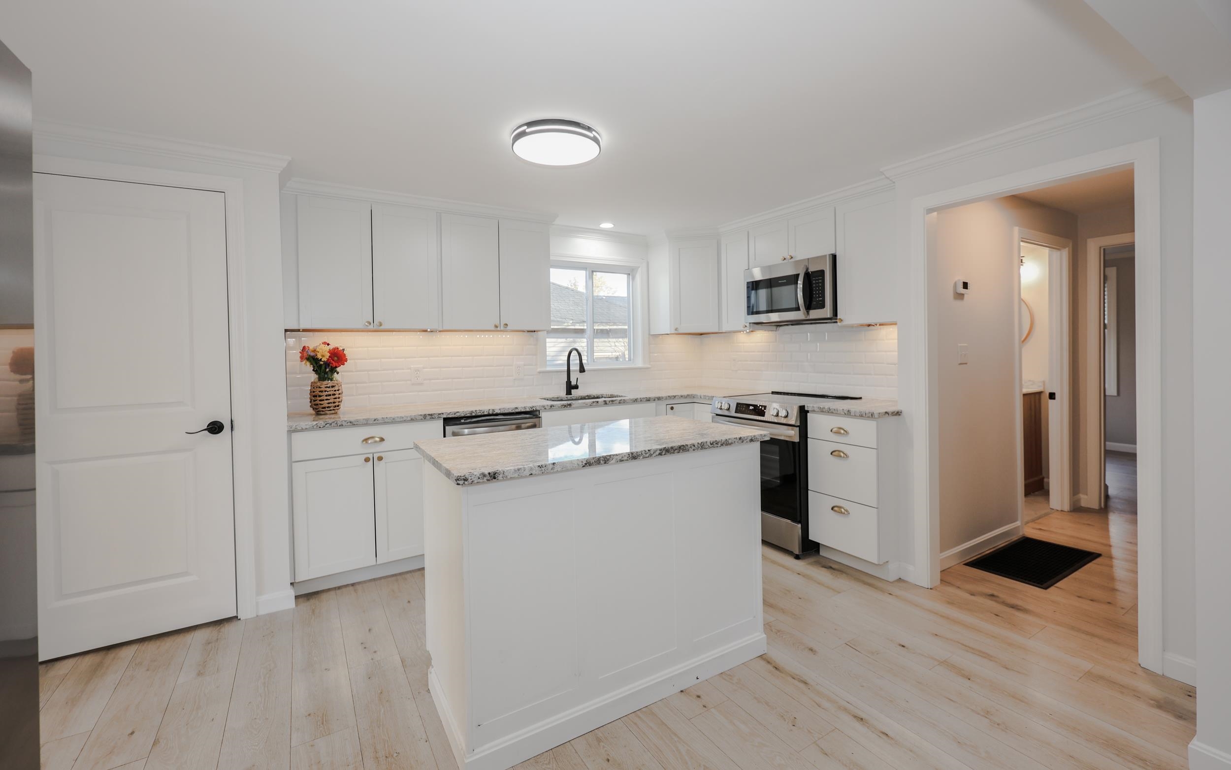 10 Sarah Ct, Rochester, NH 03867