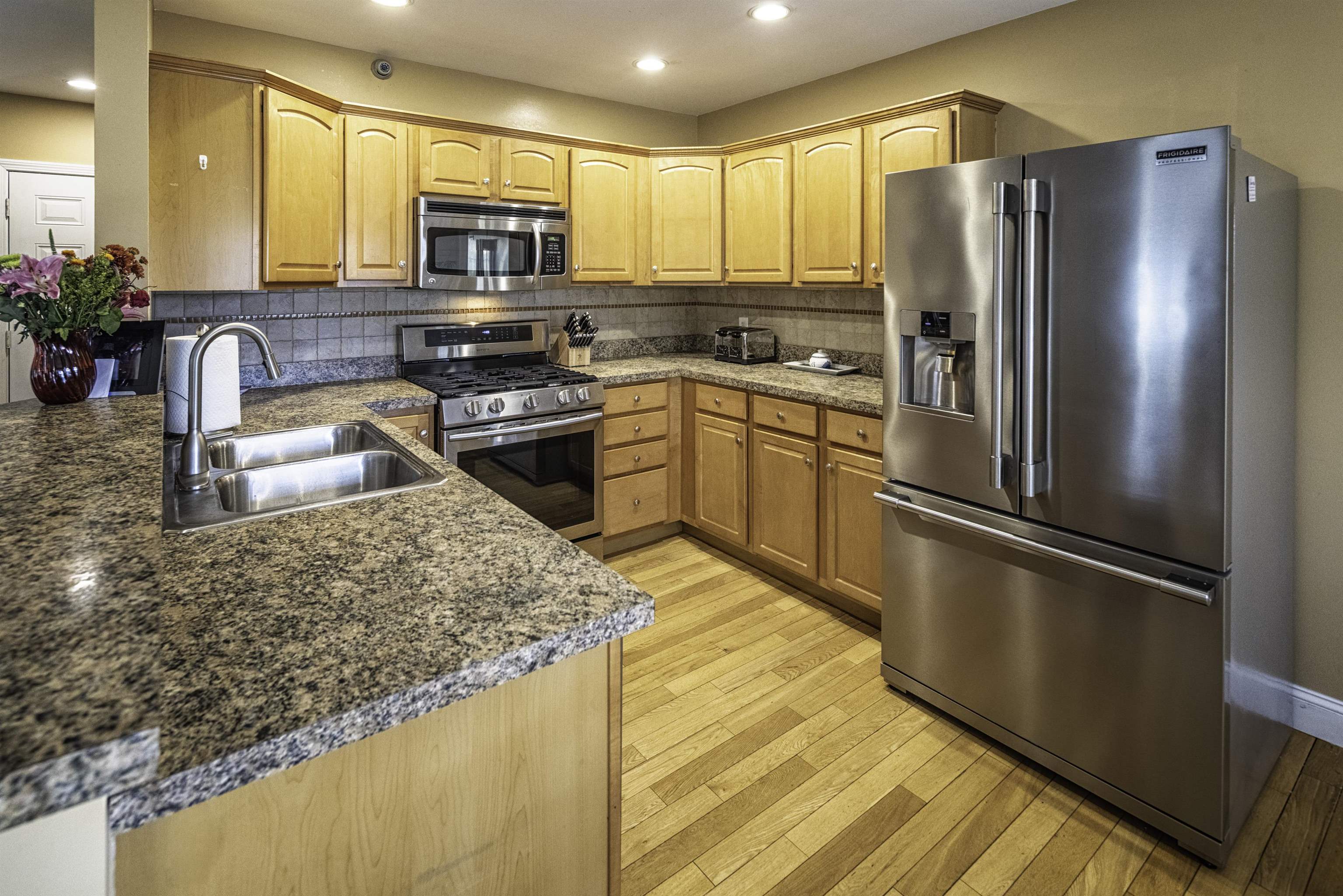 20 Village Dr, Dover, NH 03820