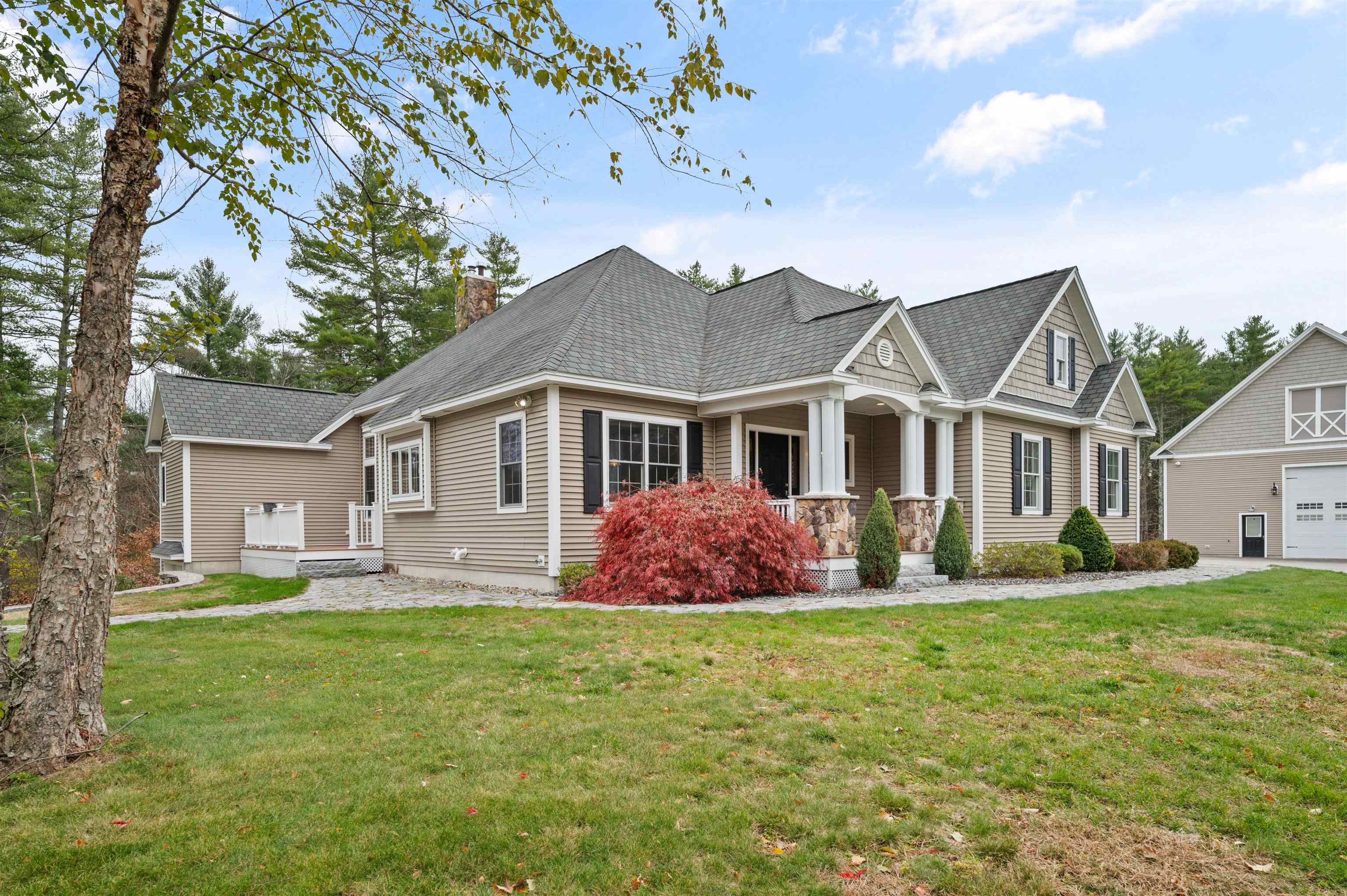 65 Lake Rd, Brentwood, NH 03833