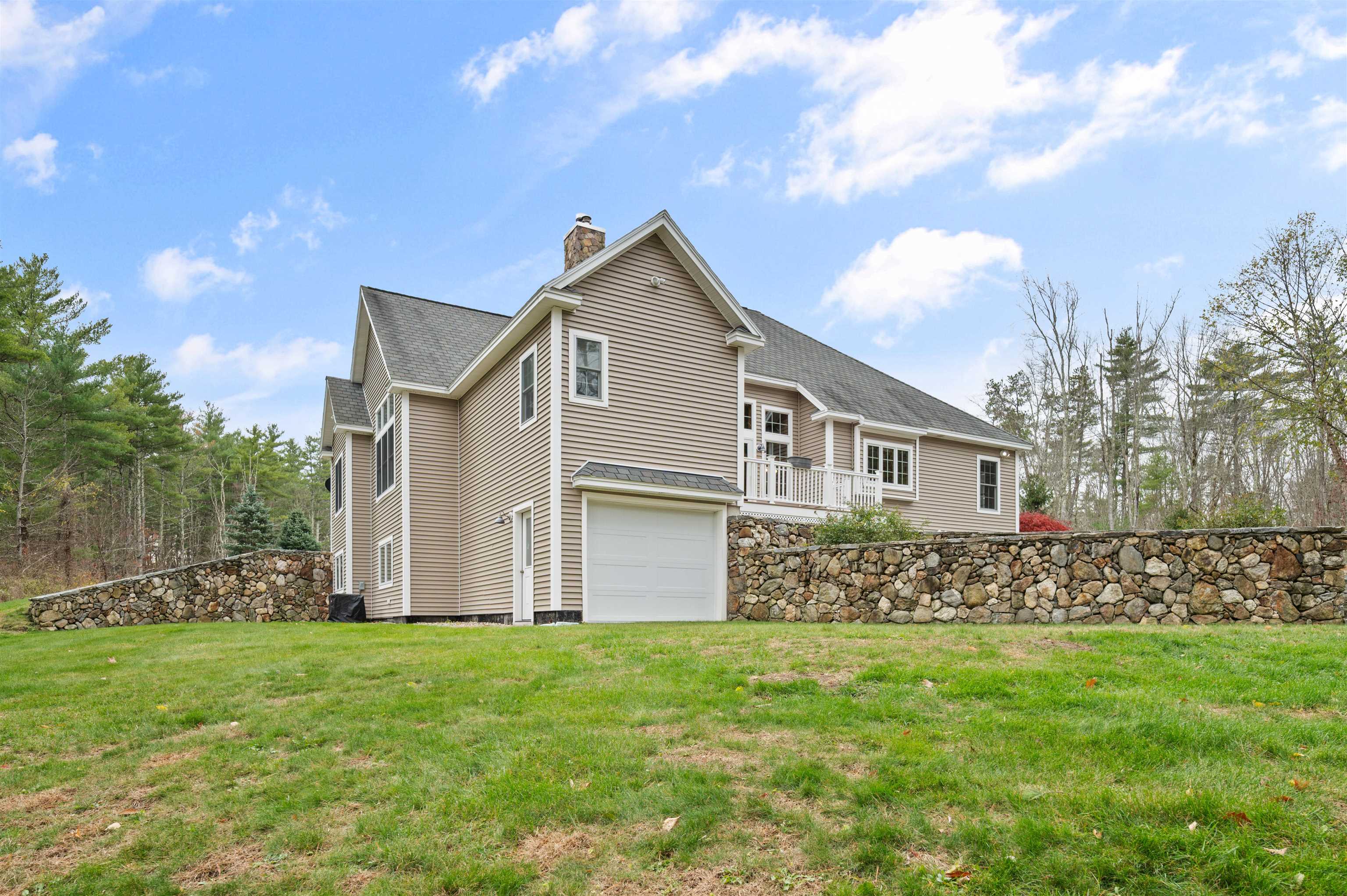 65 Lake Rd, Brentwood, NH 03833