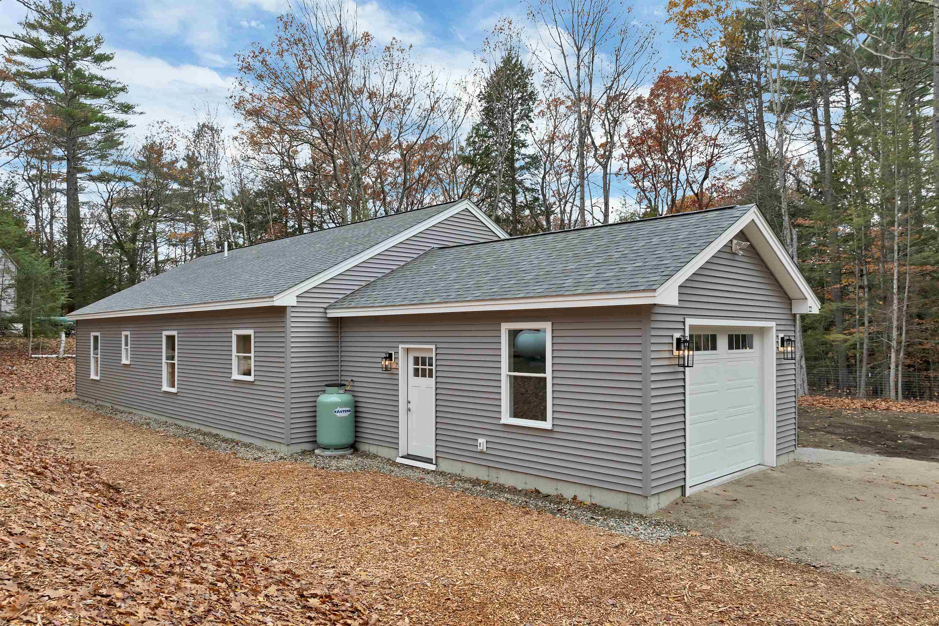 22 Sundorf St, Moultonborough, NH 03254