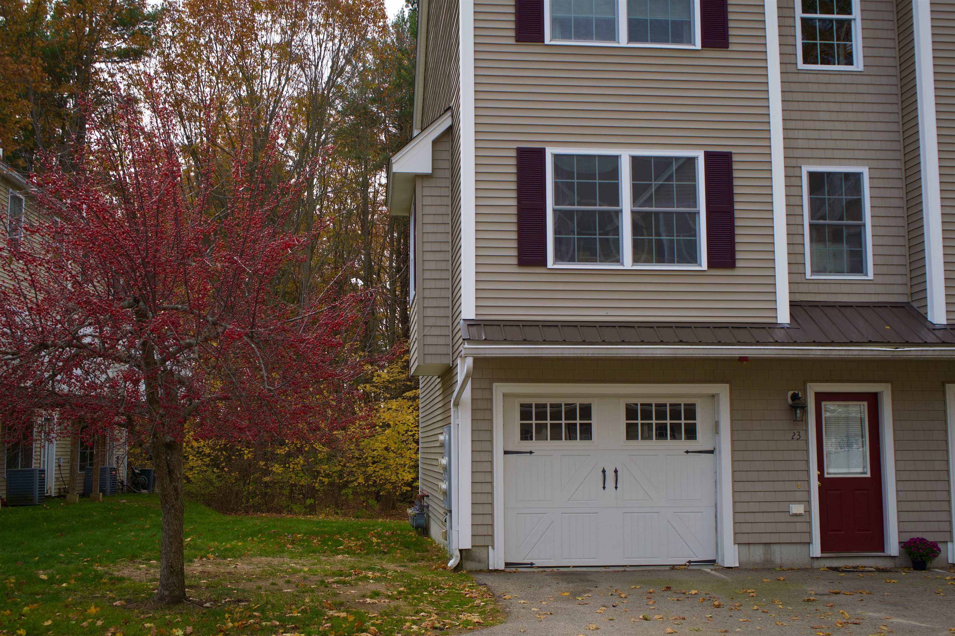 23 Townsend Dr, Dover, NH 03820