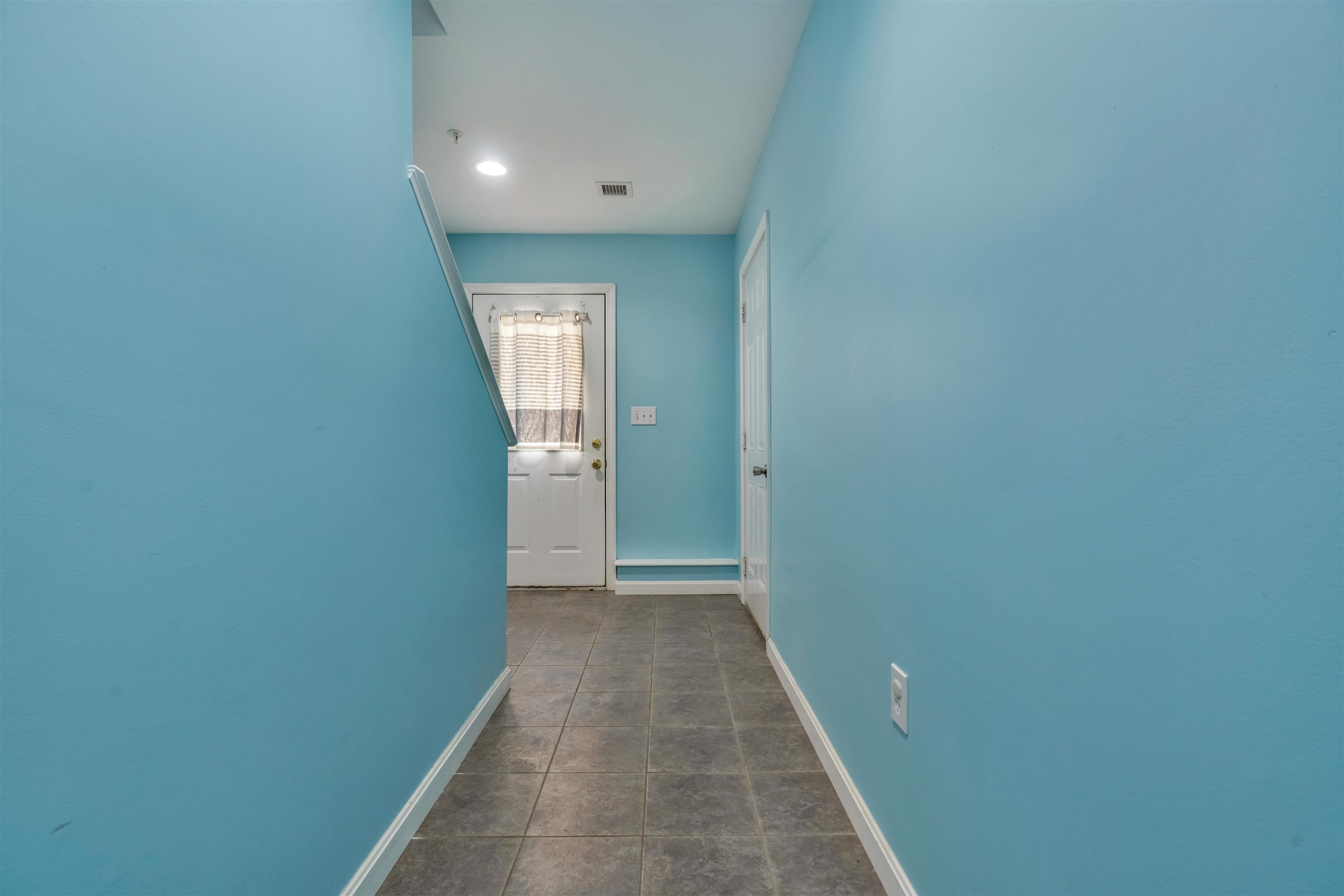 23 Townsend Dr, Dover, NH 03820