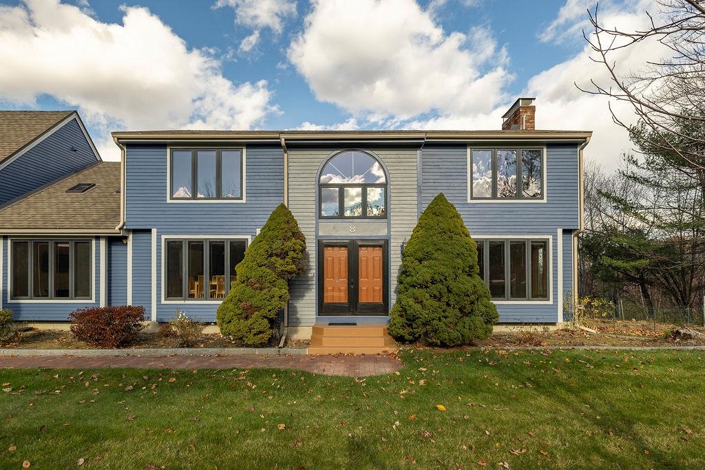 8 Longview Dr, Bow, NH 03304