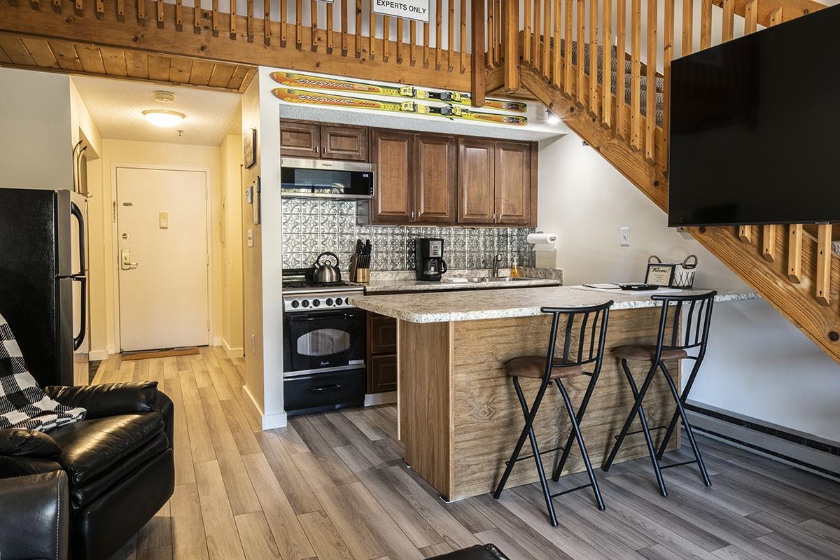 36 Lodge Rd, Lincoln, NH 03251