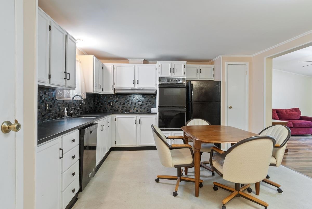 10 Erin Ln, Rochester, NH 03868