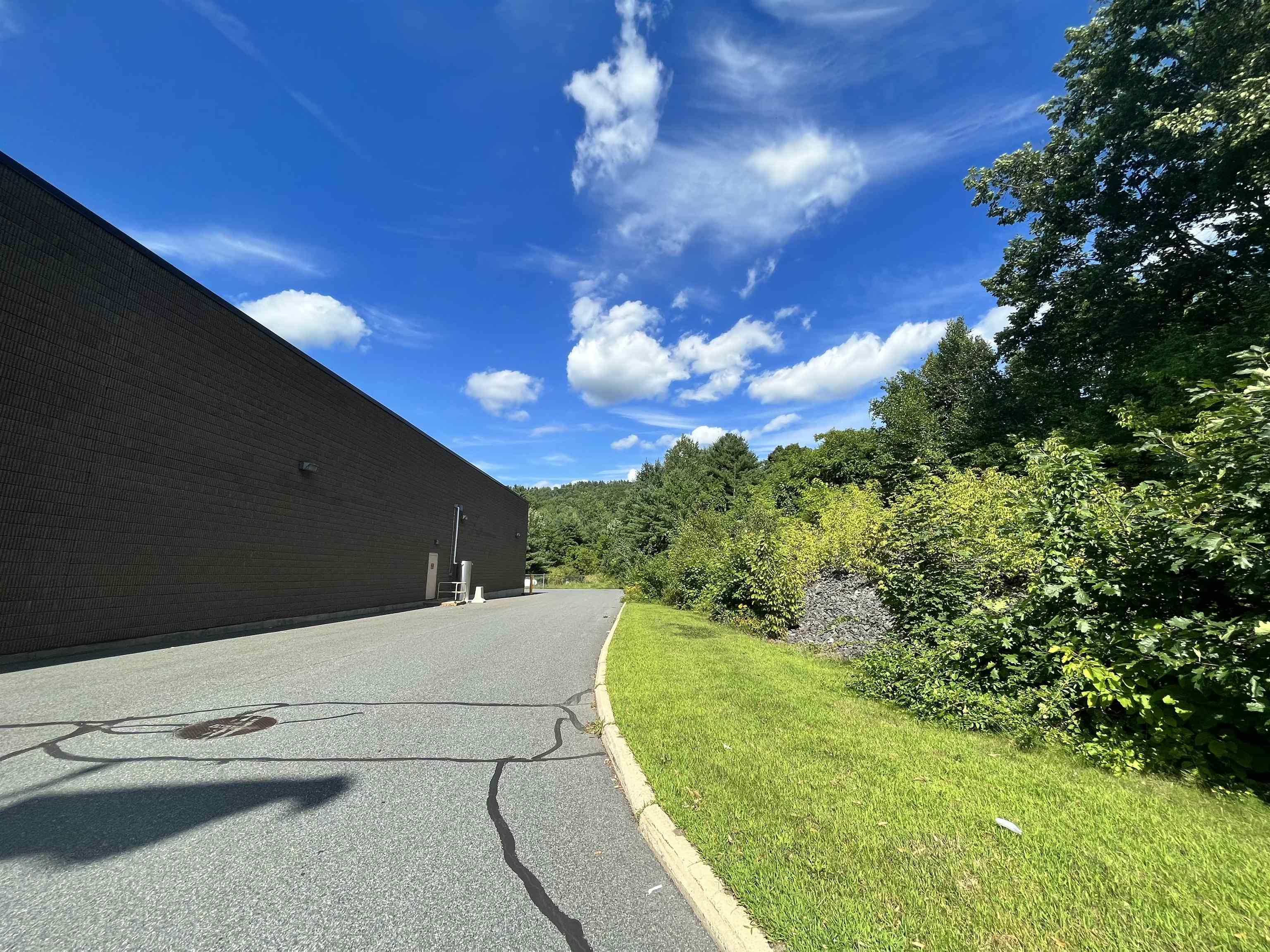 potential site access behind Hannaford