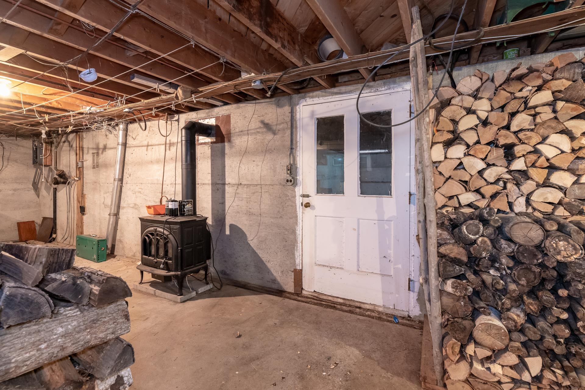 123 Mountain Rd, Tuftonboro, NH 03816