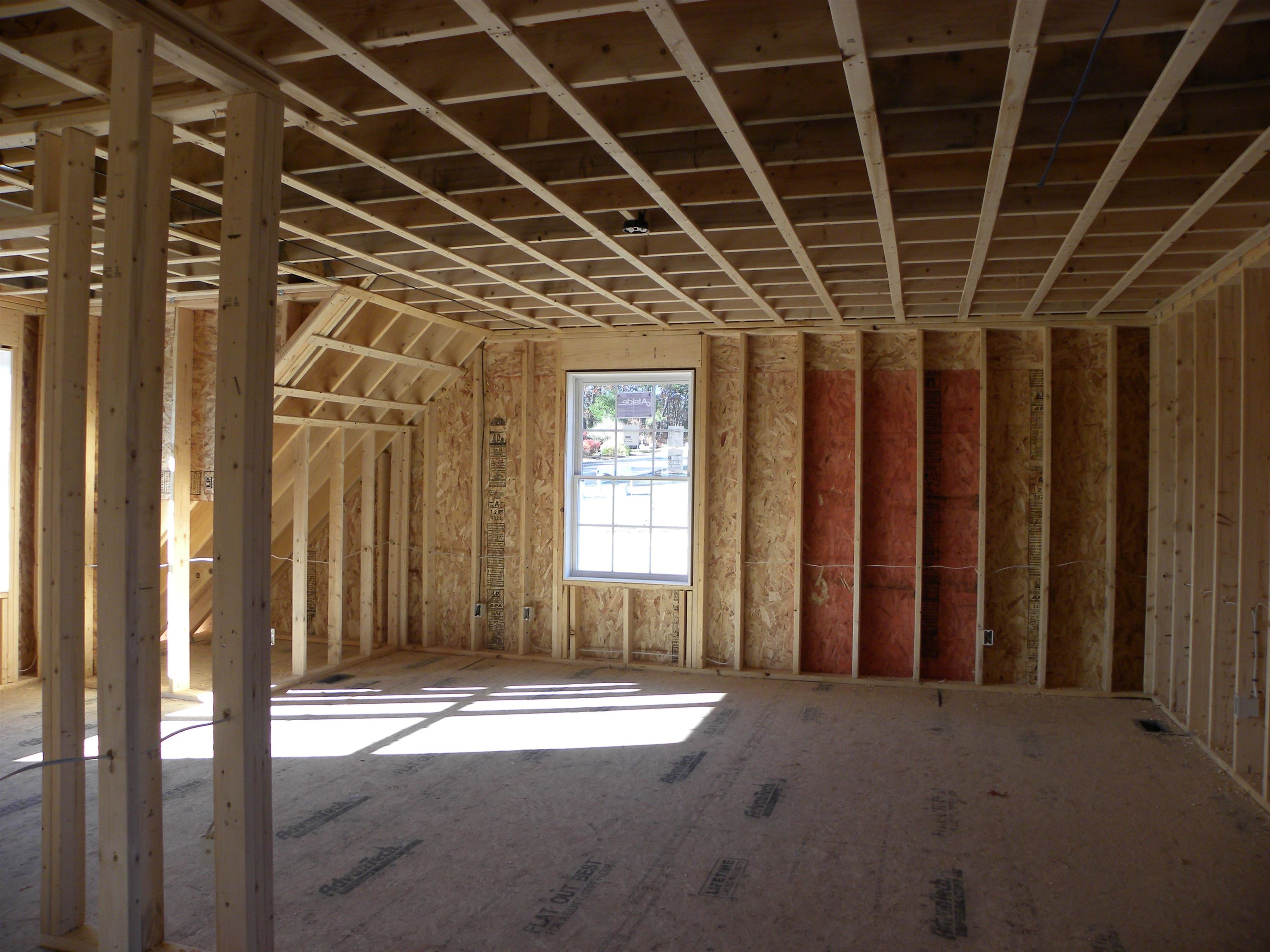 310 Karatzas Ave, Manchester, NH 03104