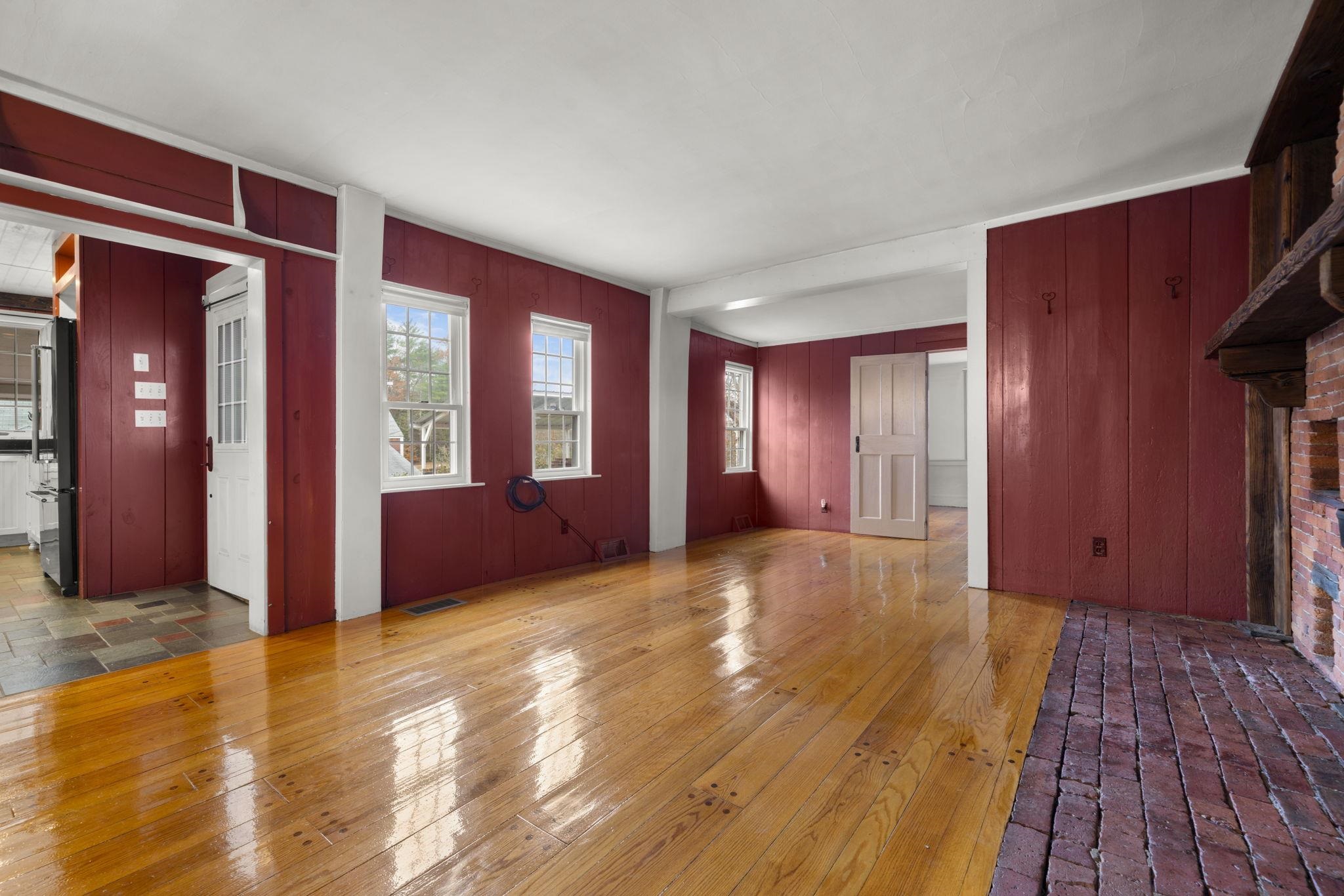 27 Old State Rd, Epping, NH 03042