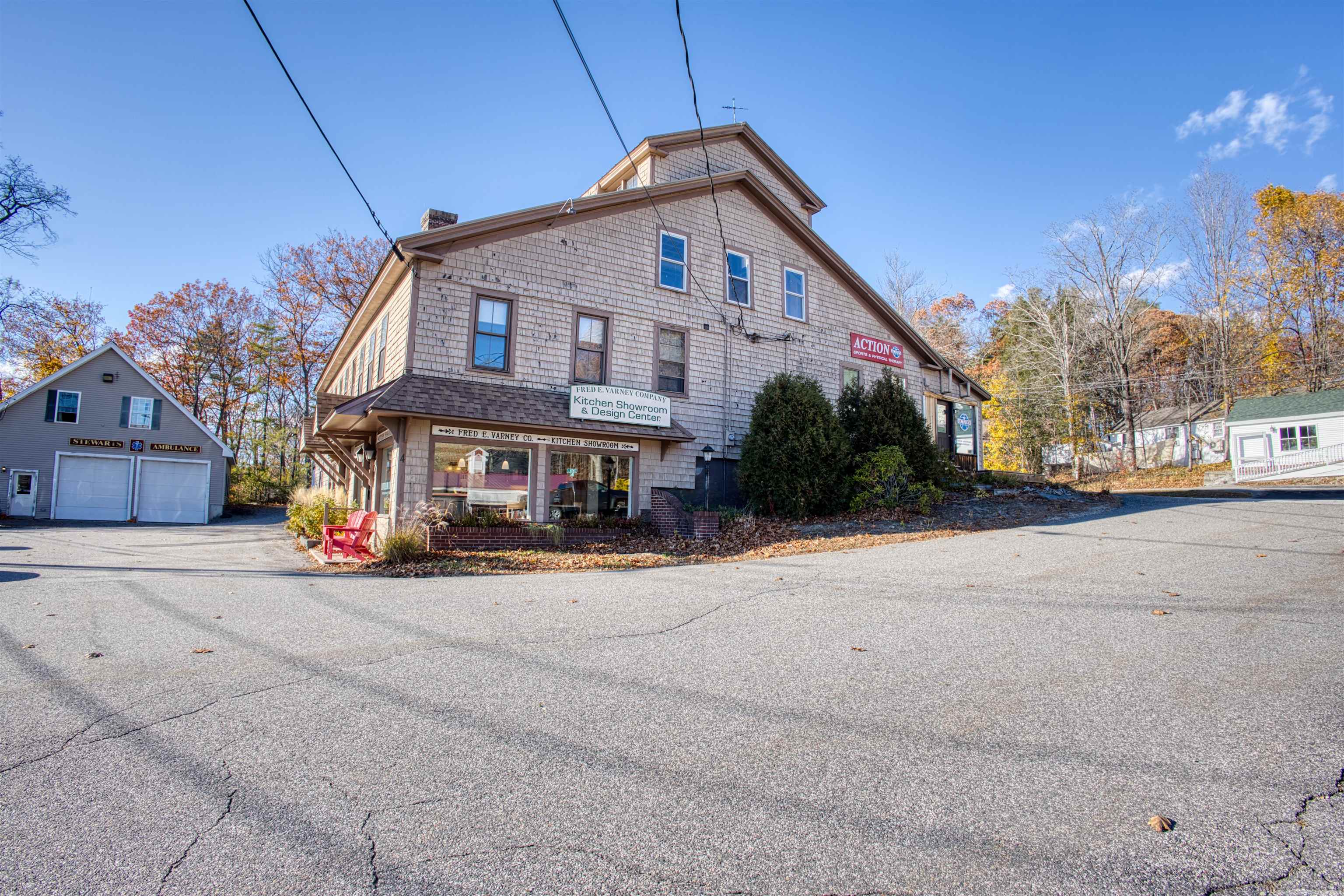 6 Grove St, Wolfeboro, NH 03894