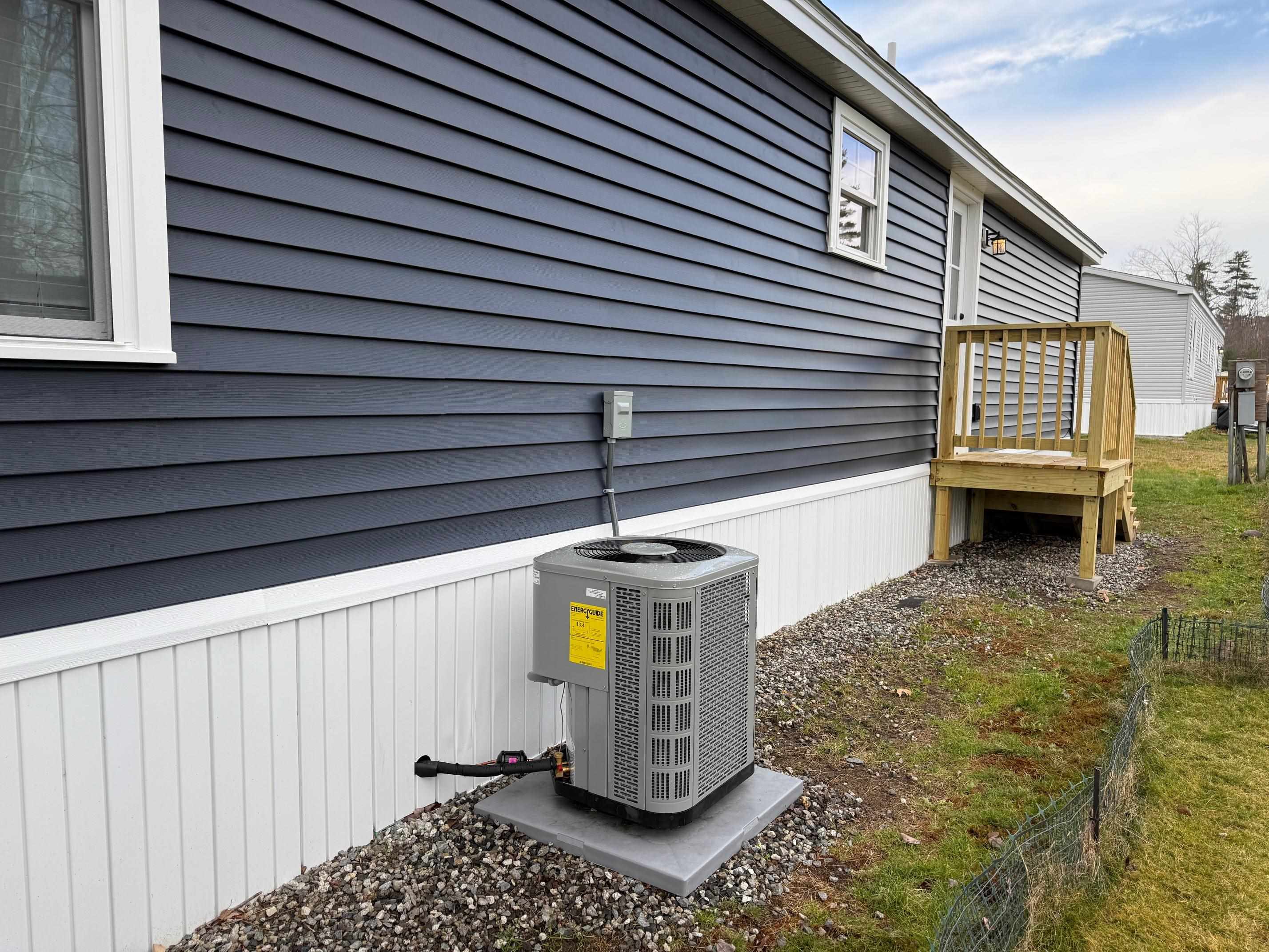 14 South Emperor Dr, Concord, NH 03303