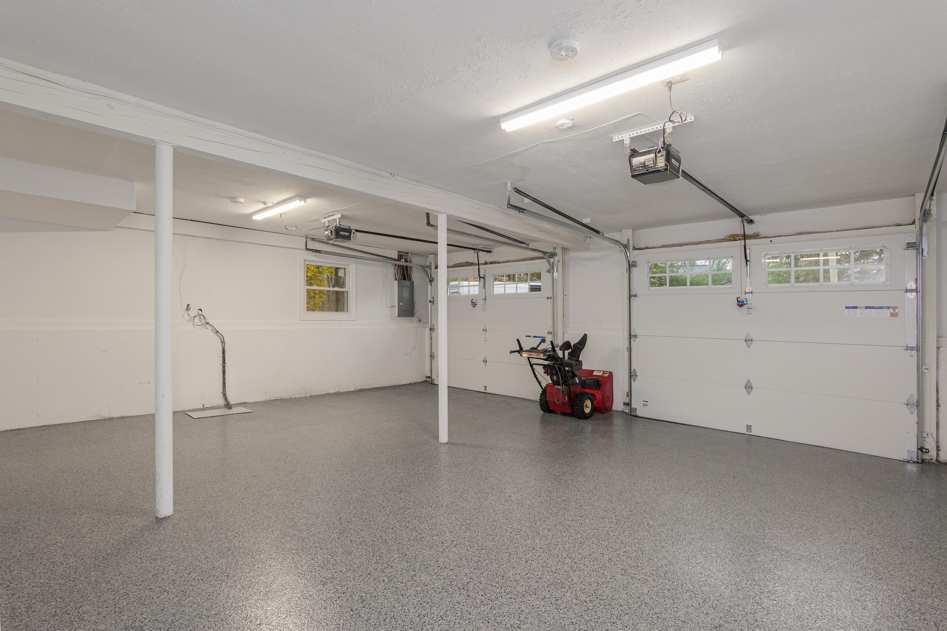 24 Hampton Falls Rd, Exeter, NH 03833