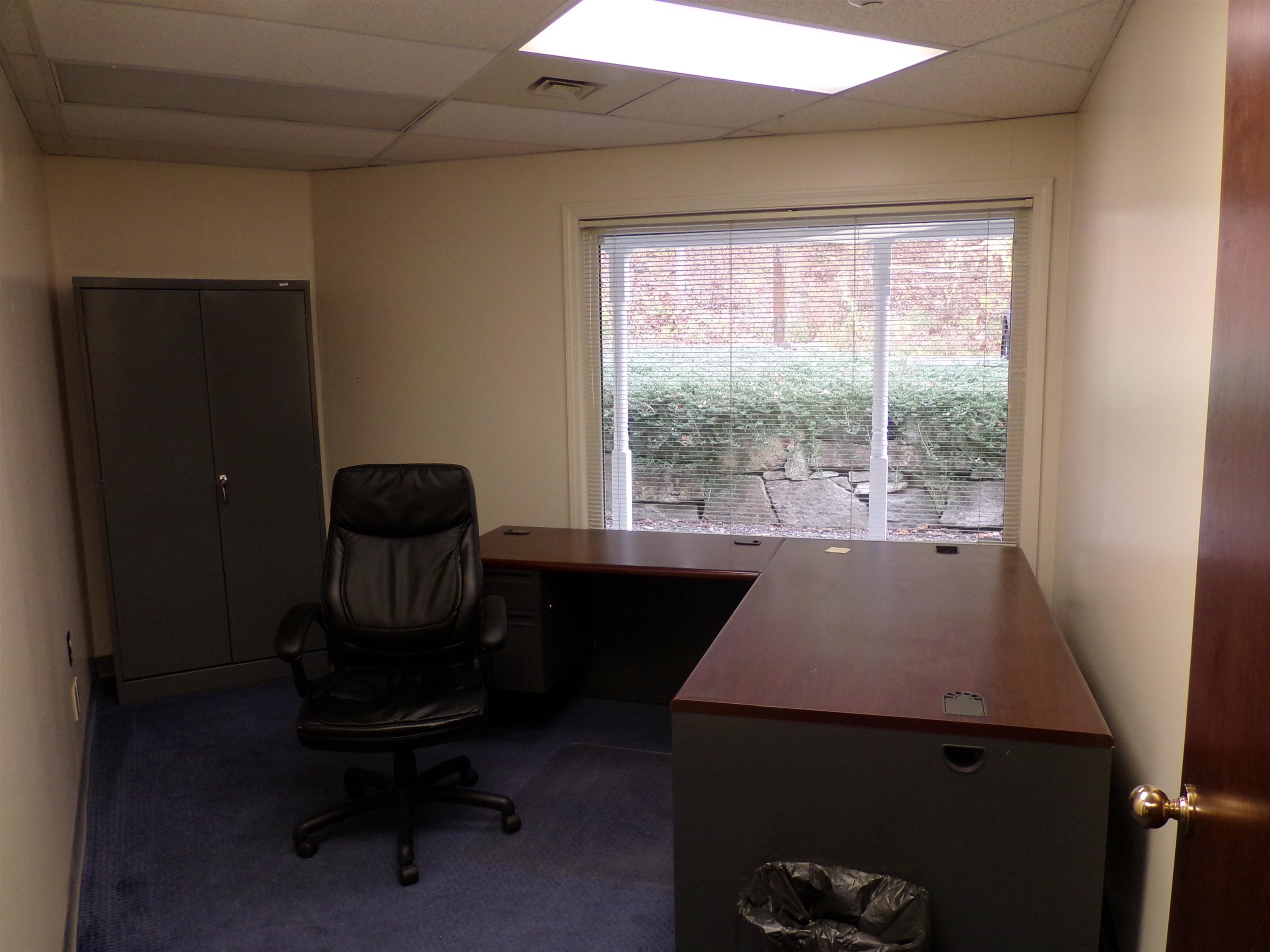 401 Gilford Avenue — photo 2