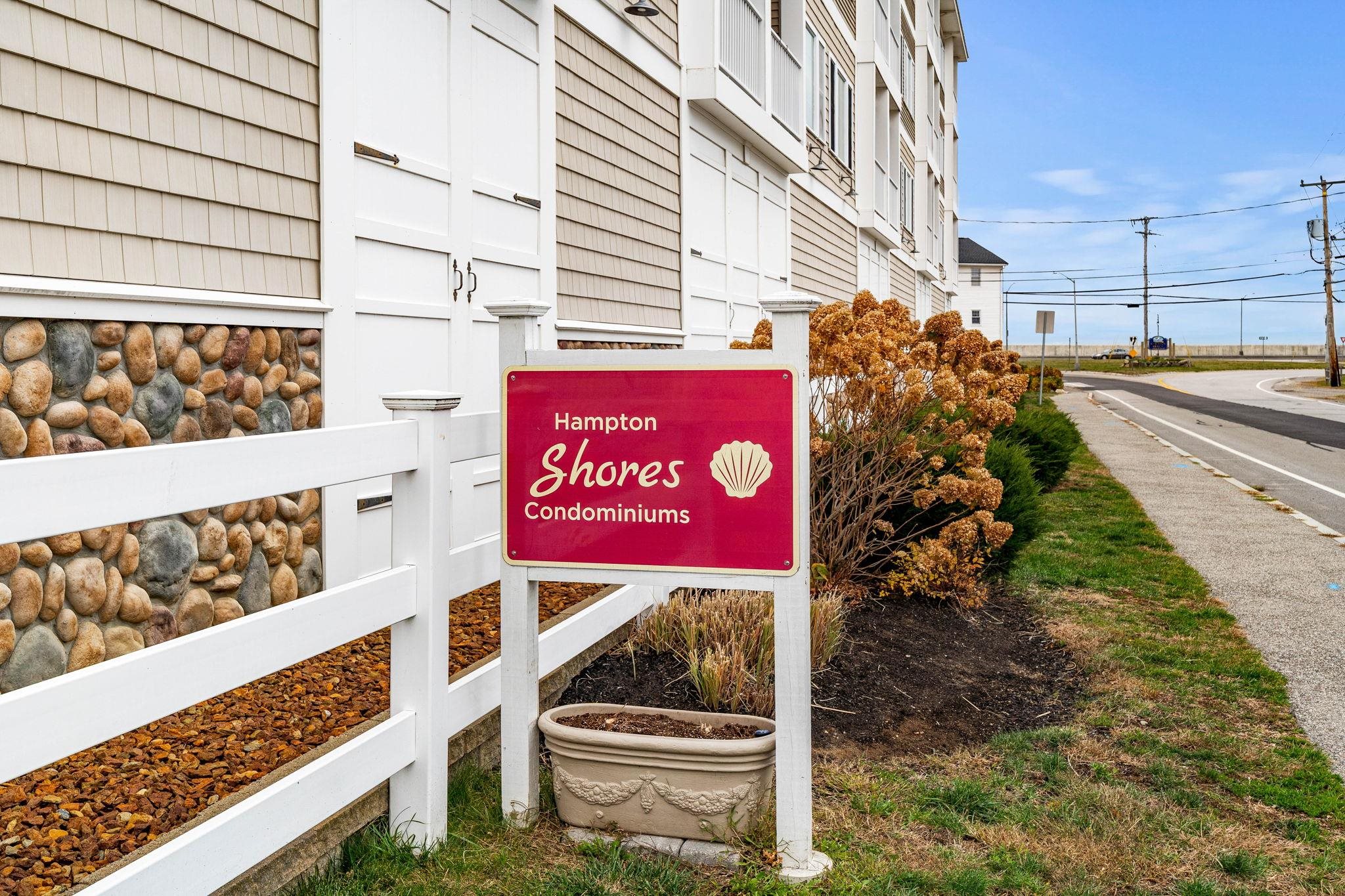 580 Winnacunnet Rd, Hampton, NH 03842