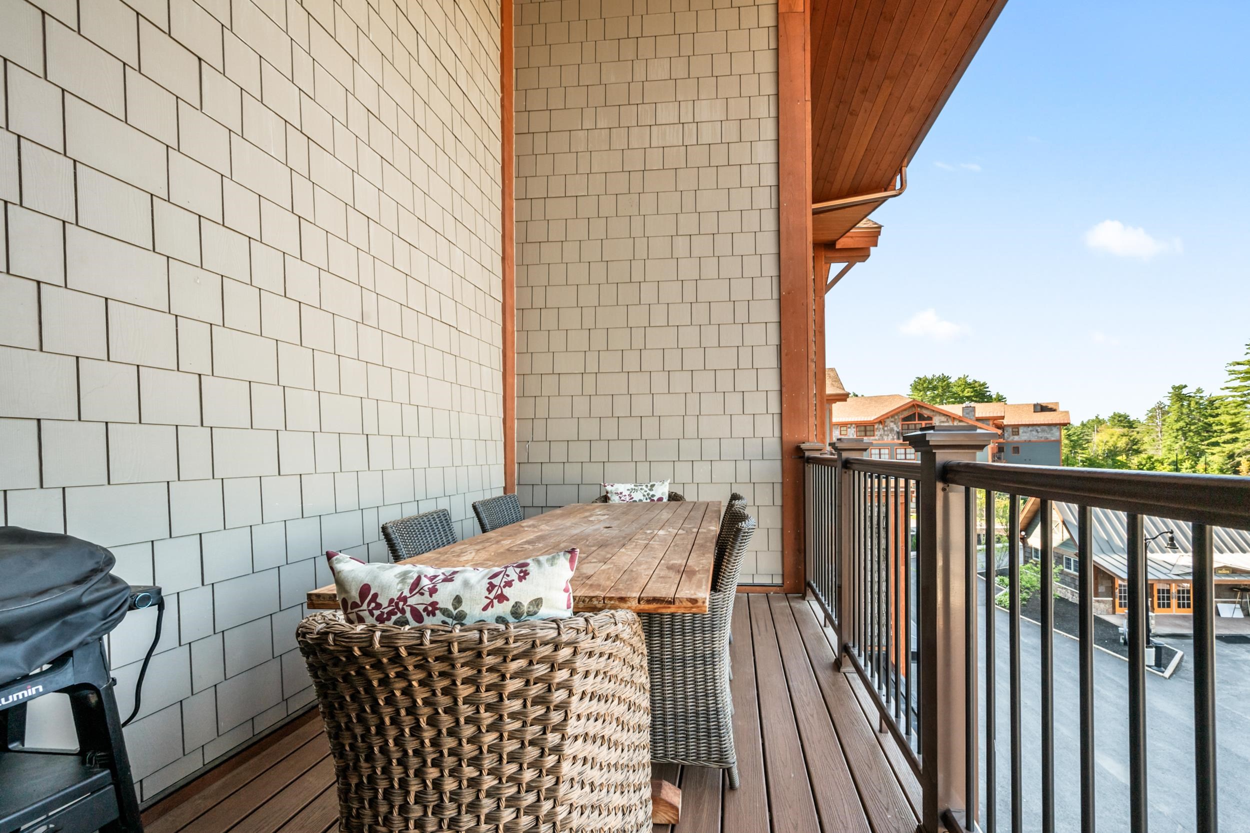 239 Skimobile Rd, Conway, NH 03860