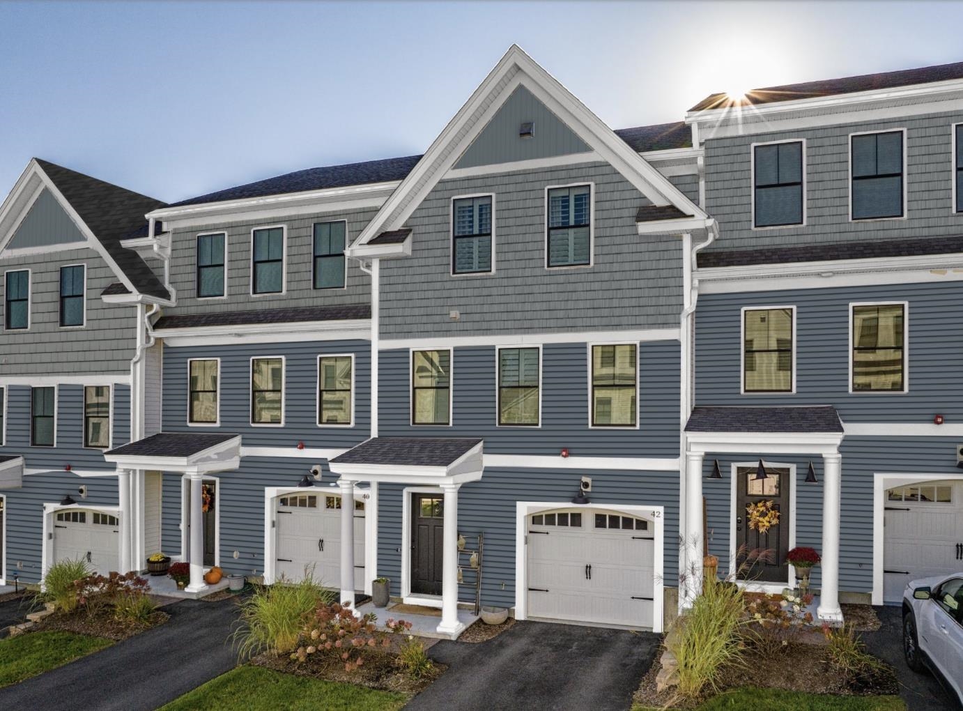 19 Lenox Dr, Dover, NH 03820