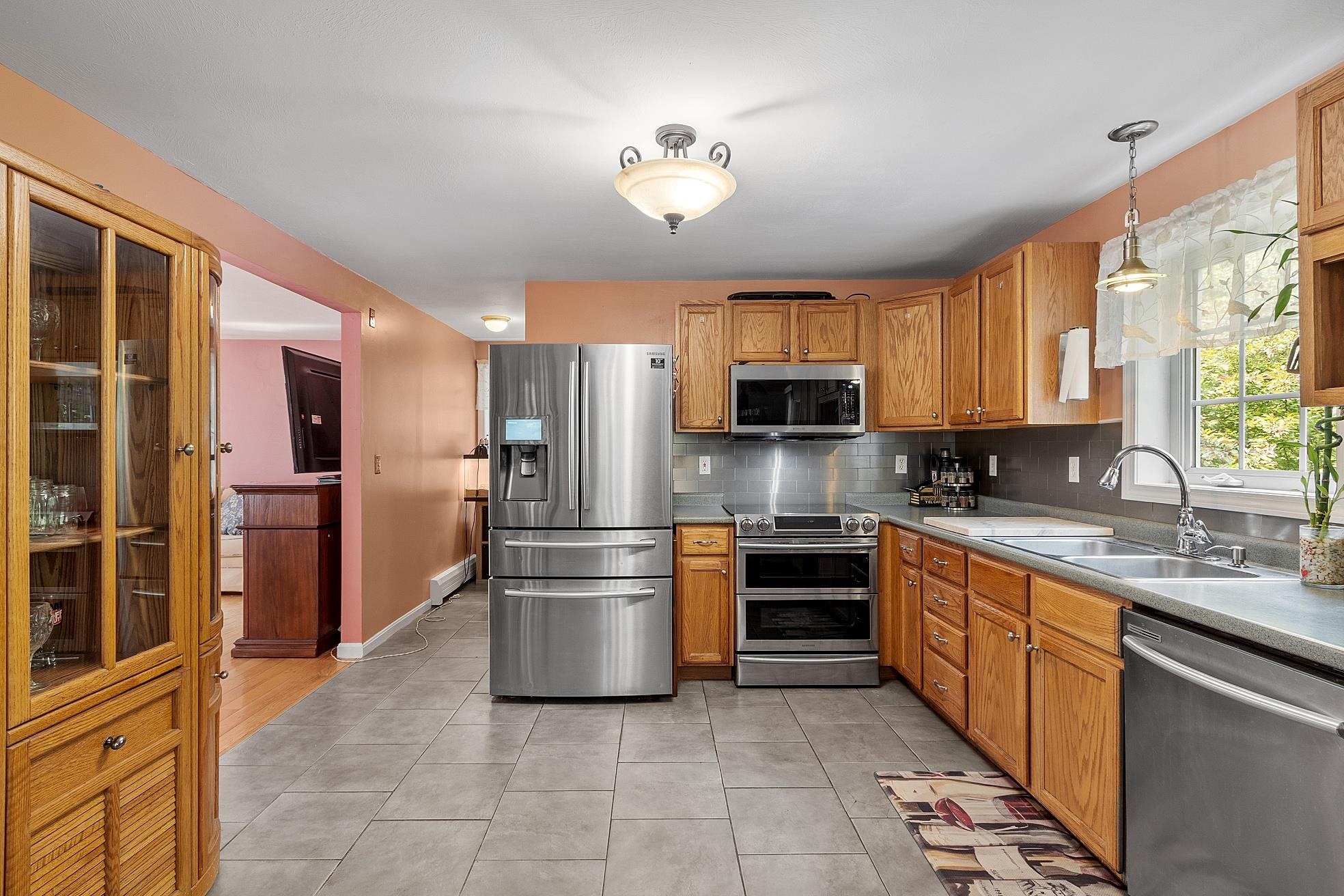 245 West River Rd, Hooksett, NH 03106