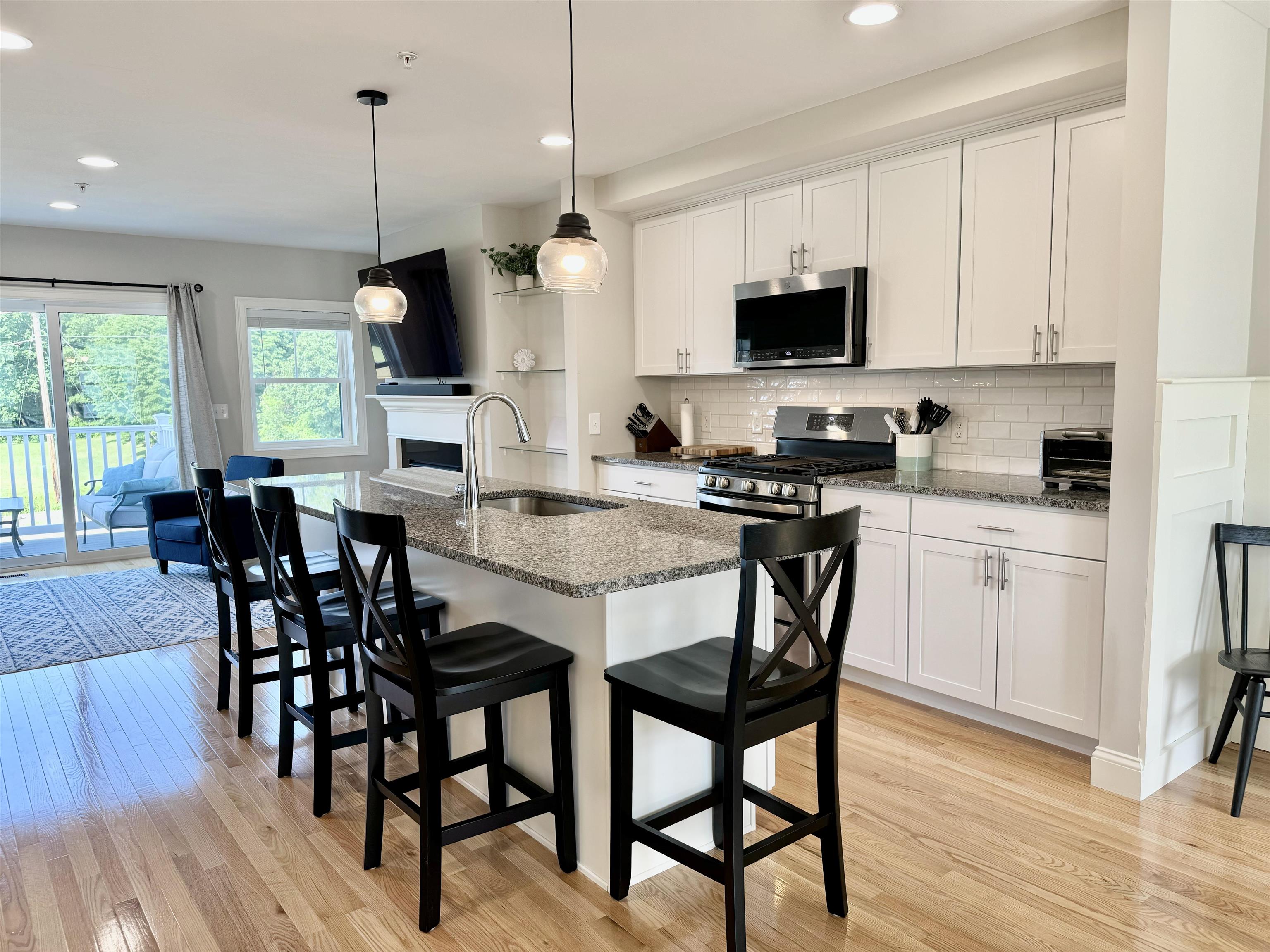 20 Lenox Dr, Dover, NH 03820