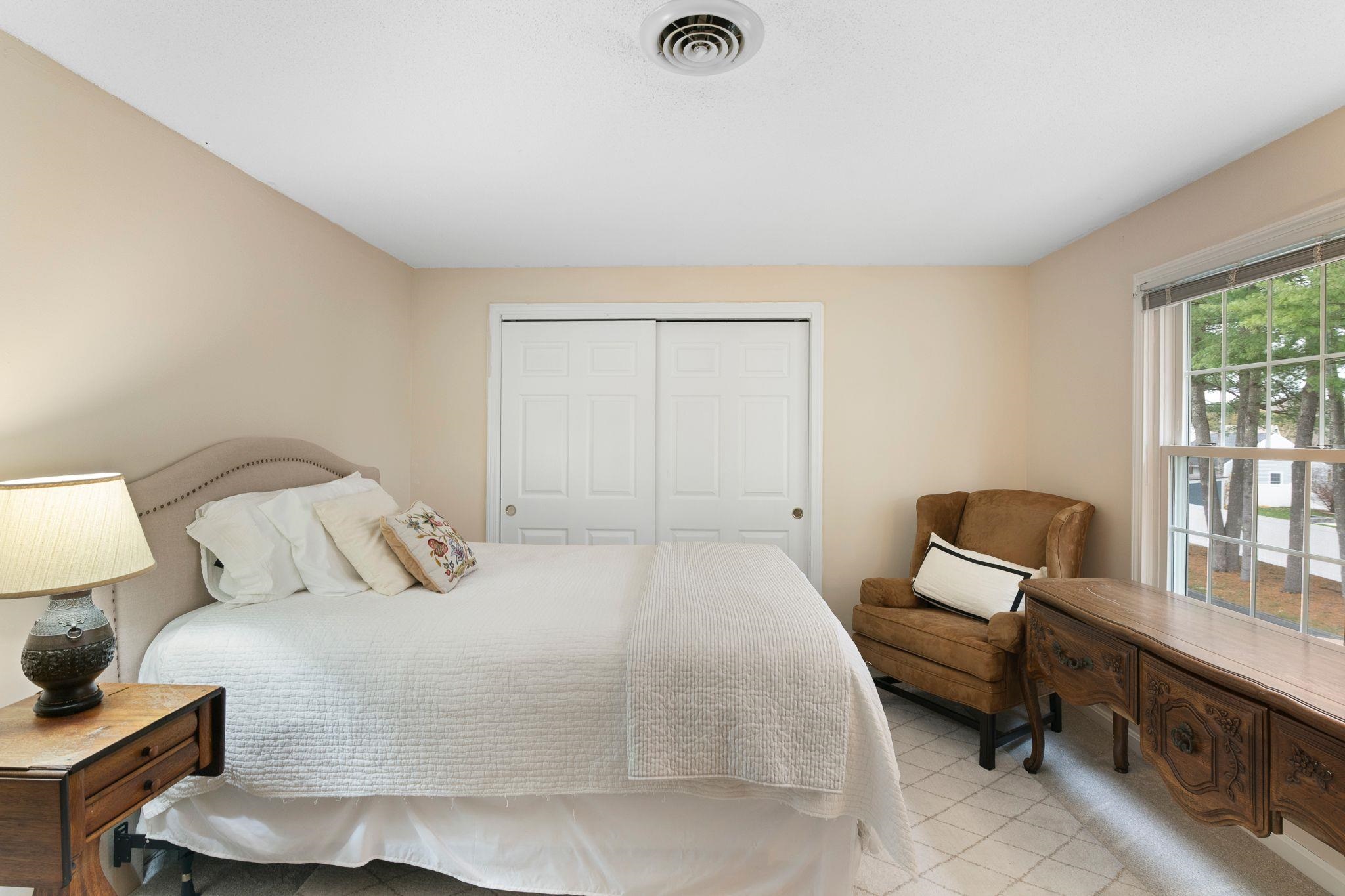 28 B Stonehouse Ln, Keene, NH 03431