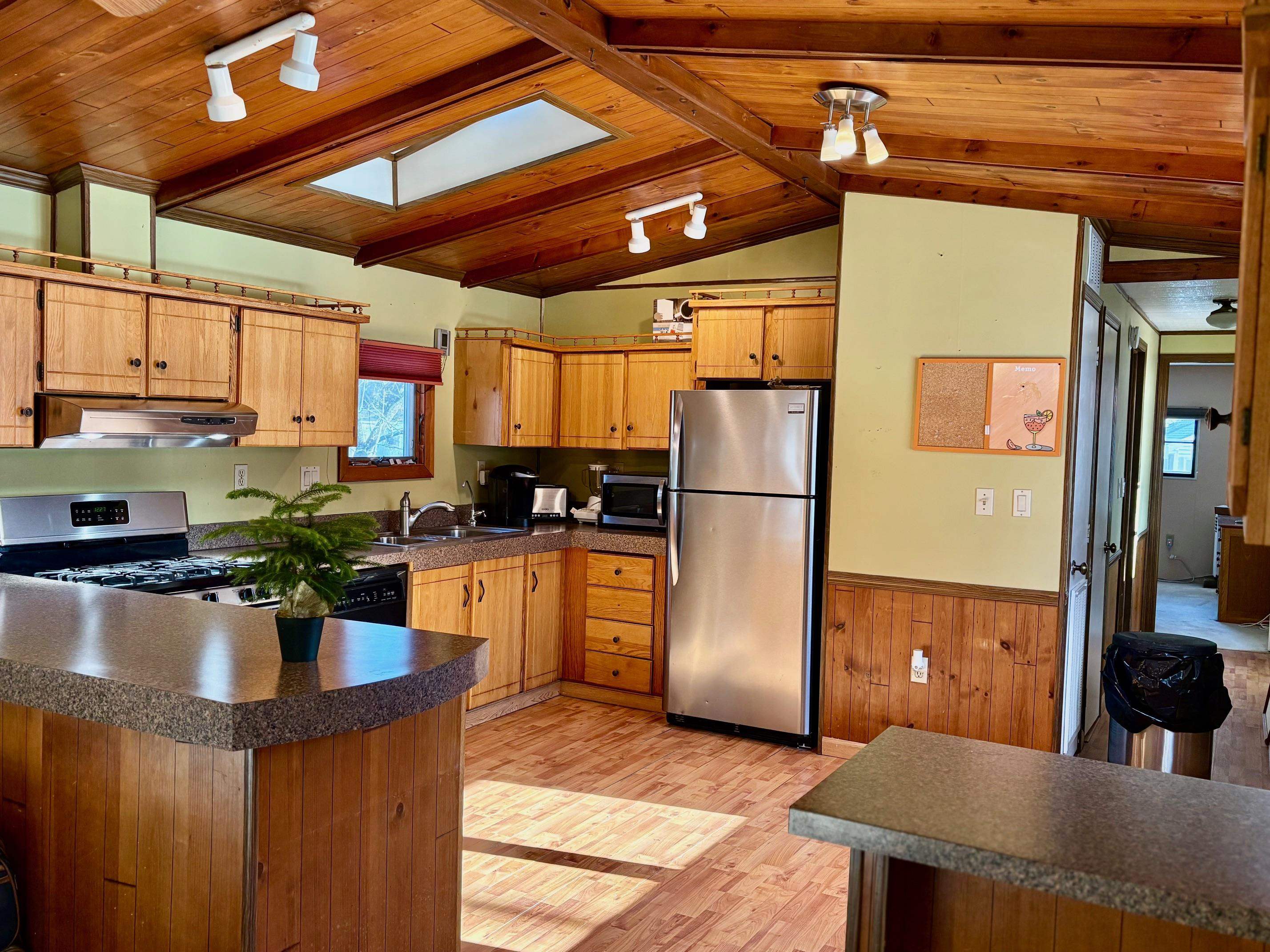 176 Lower Collins St, Seabrook, NH 03874