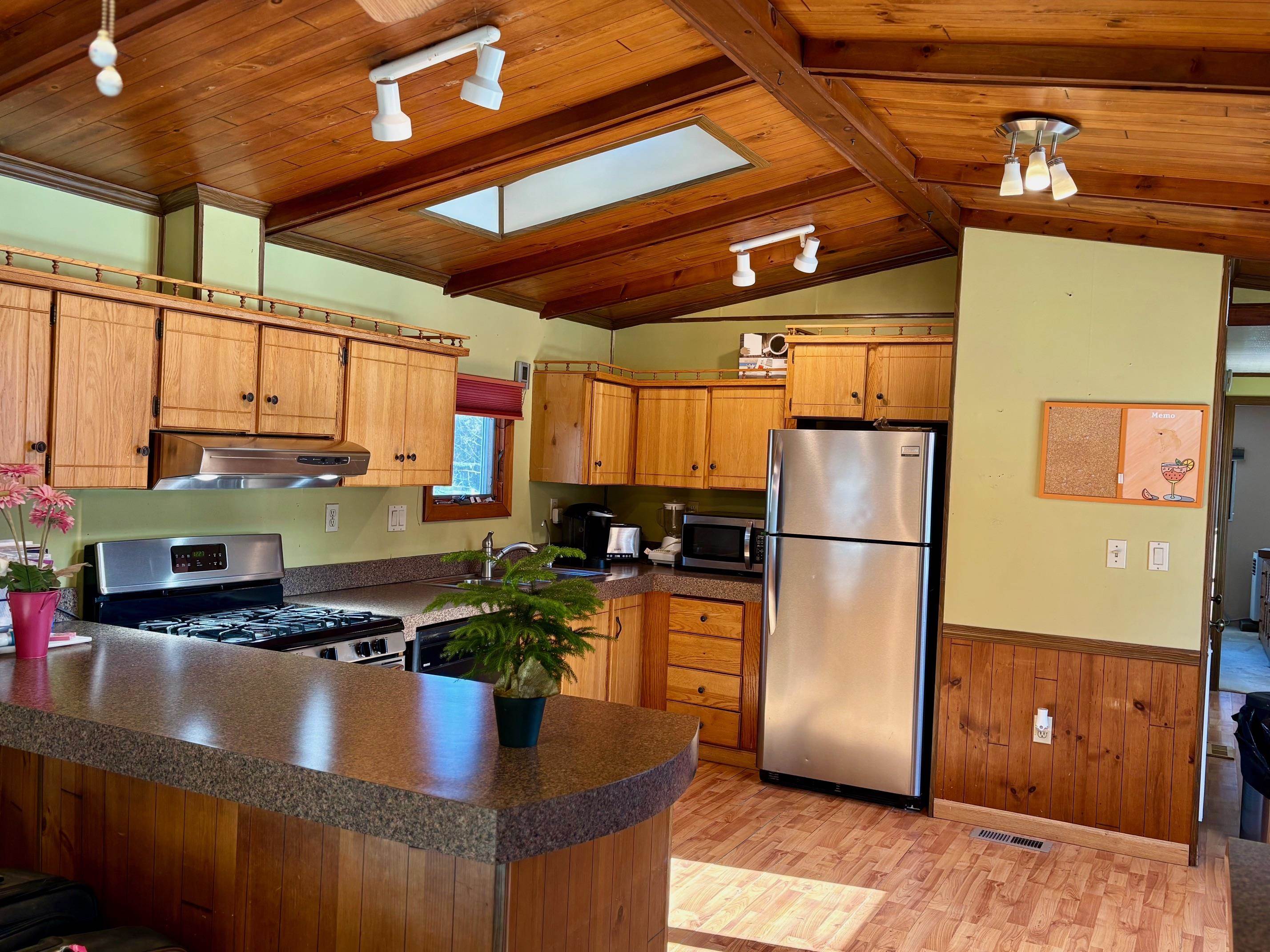 176 Lower Collins St, Seabrook, NH 03874