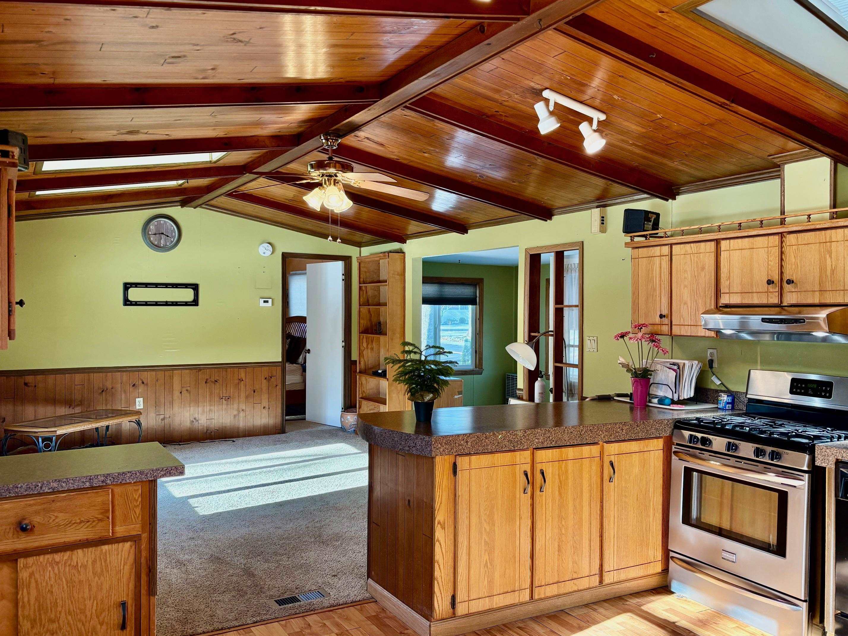 176 Lower Collins St, Seabrook, NH 03874