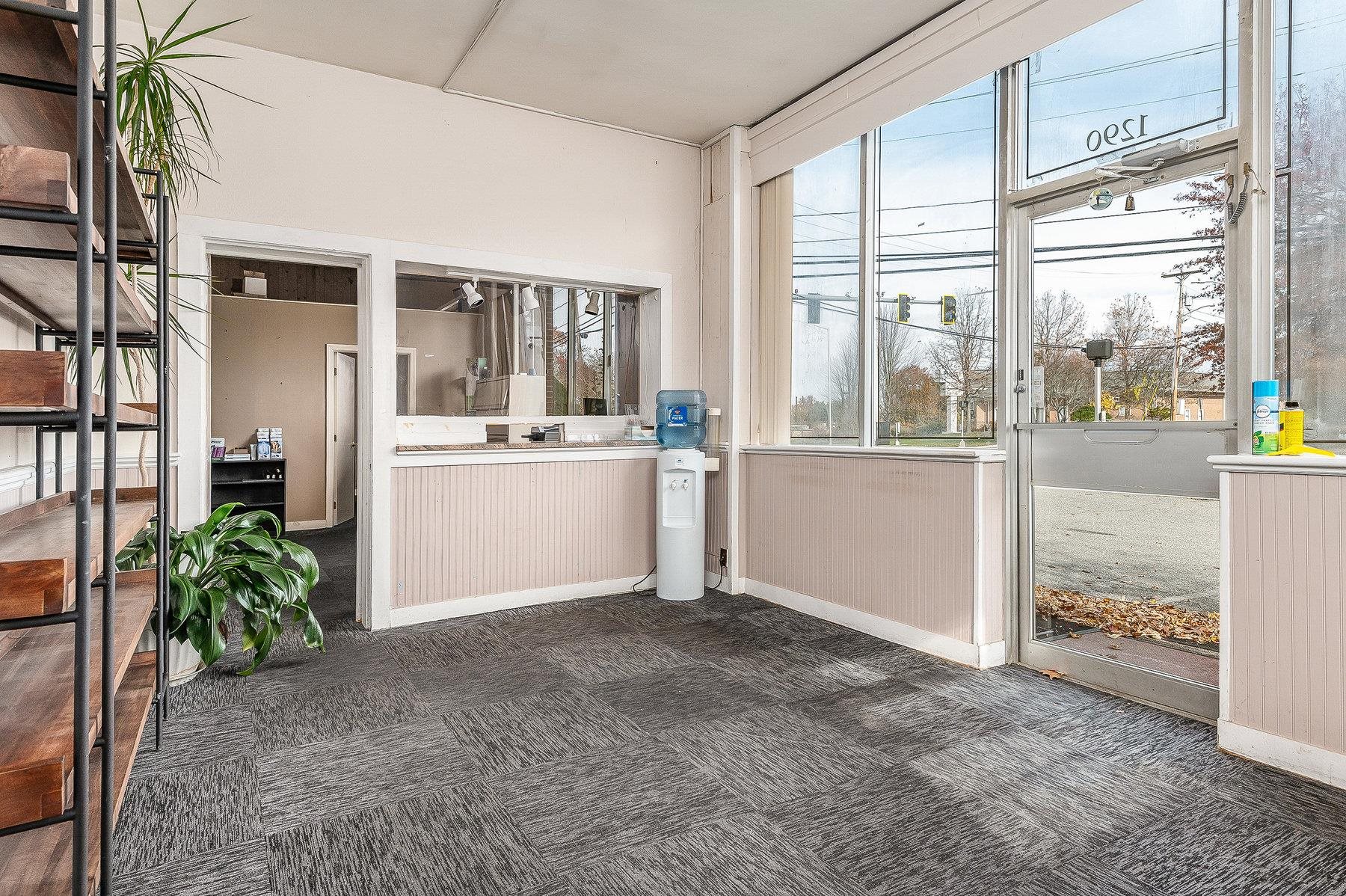 1290 Woodbury Ave, Portsmouth, NH 03801