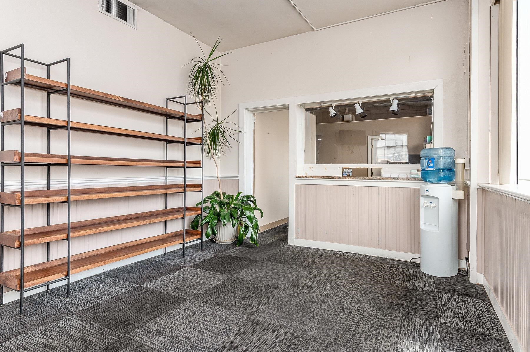 1290 Woodbury Ave, Portsmouth, NH 03801