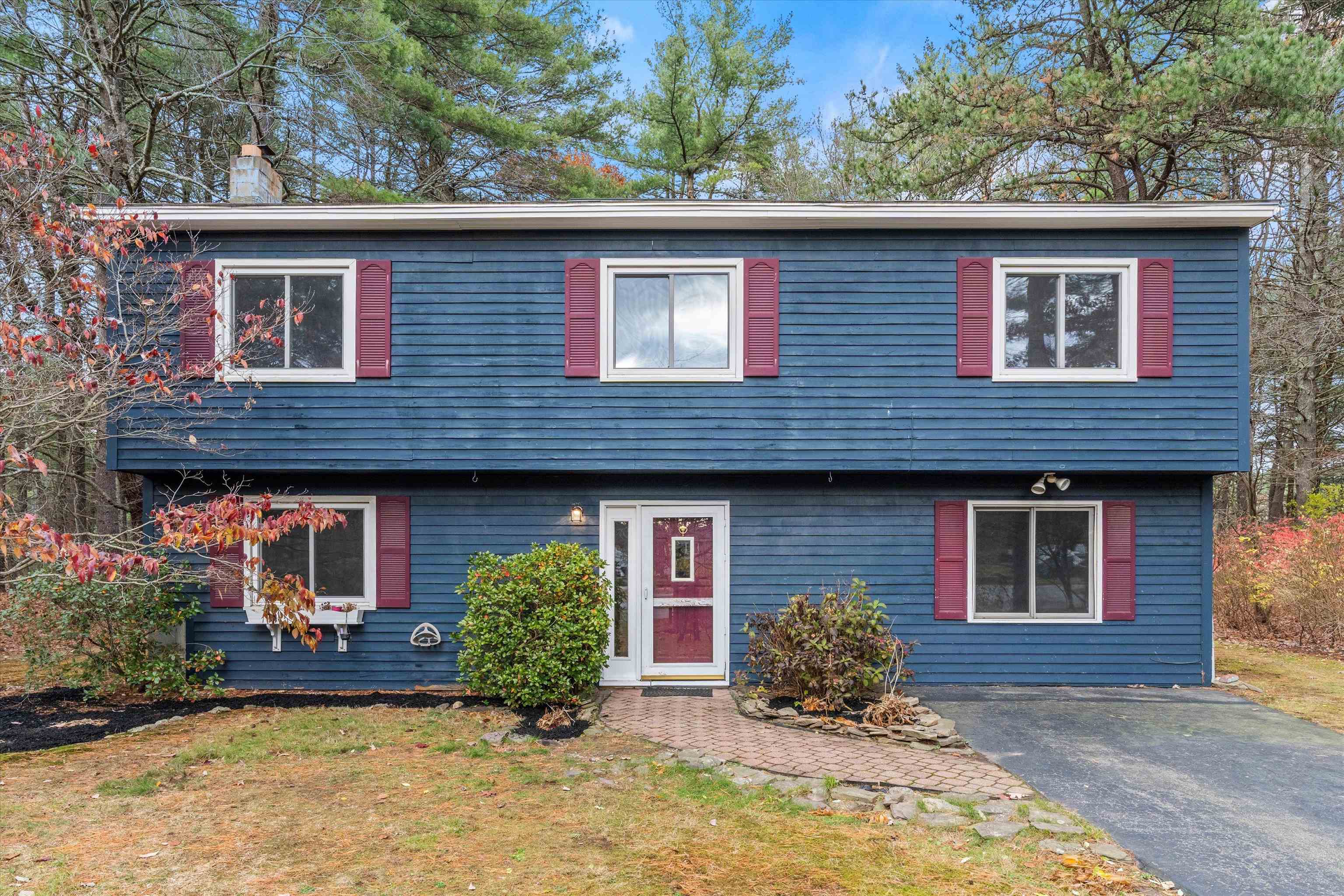 MLS 5069517: 8 Iroquois Circle, Londonderry NH