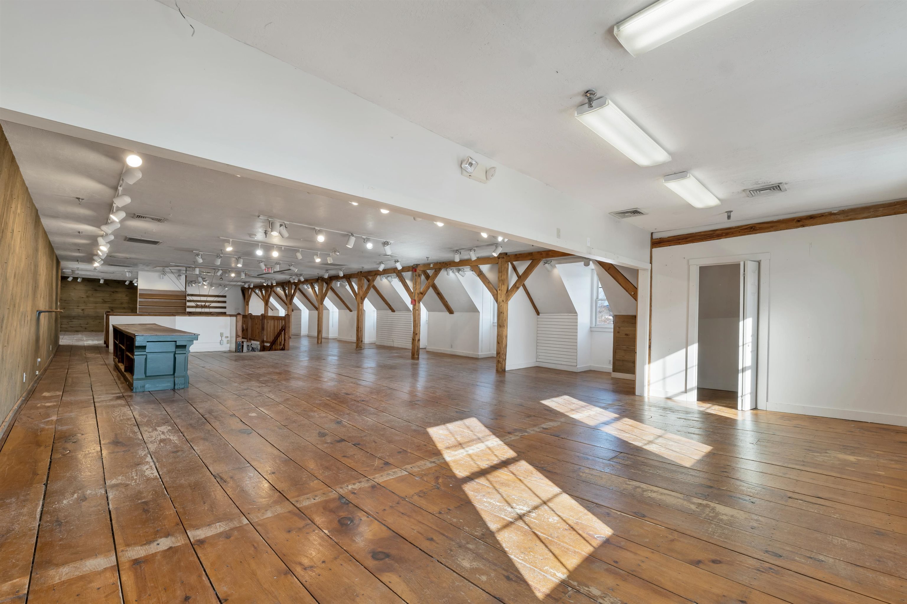 312 DW Highway — photo 2