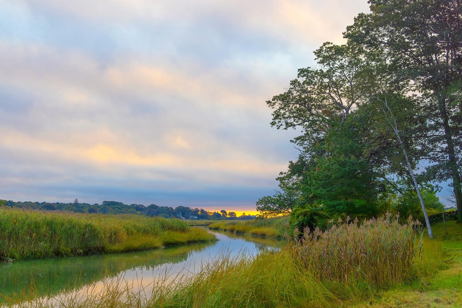 12 Runnymede Dr, North Hampton, NH 03862