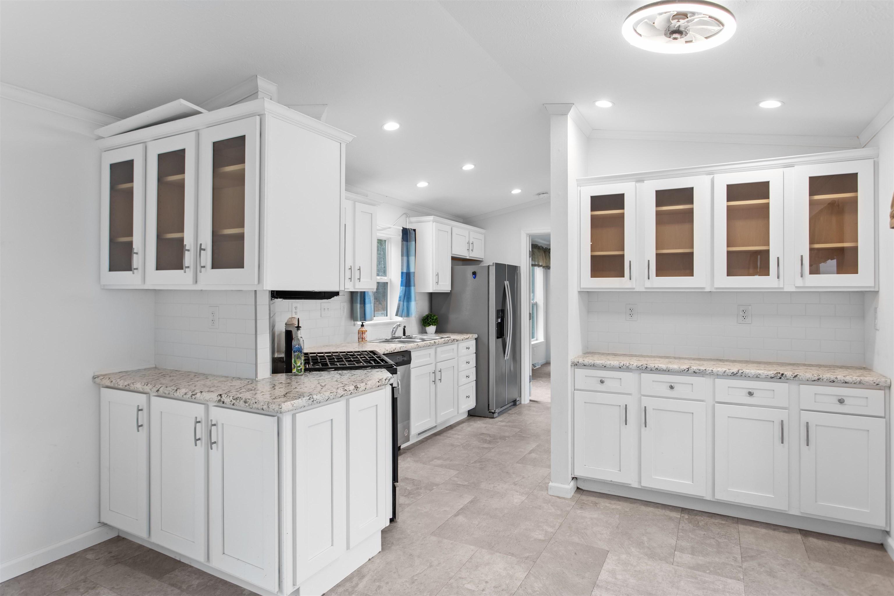 52 Little Falls Bridge Rd, Rochester, NH 03867