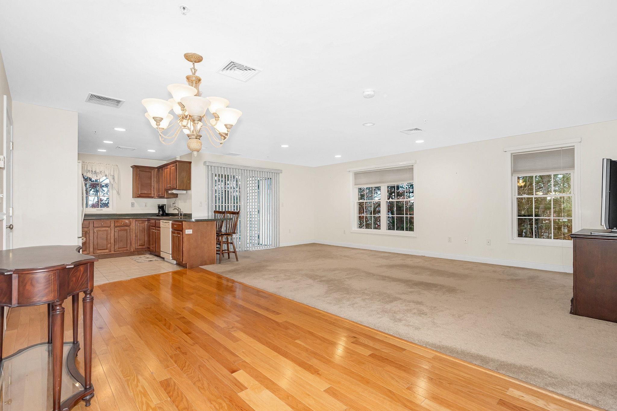 59 Cluff Rd, Salem, NH 03079