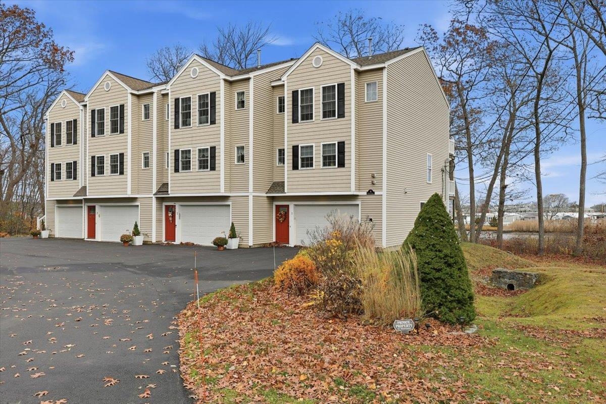 MLS 5069560: 10 Hemlock Street-Unit 3, Hampton NH