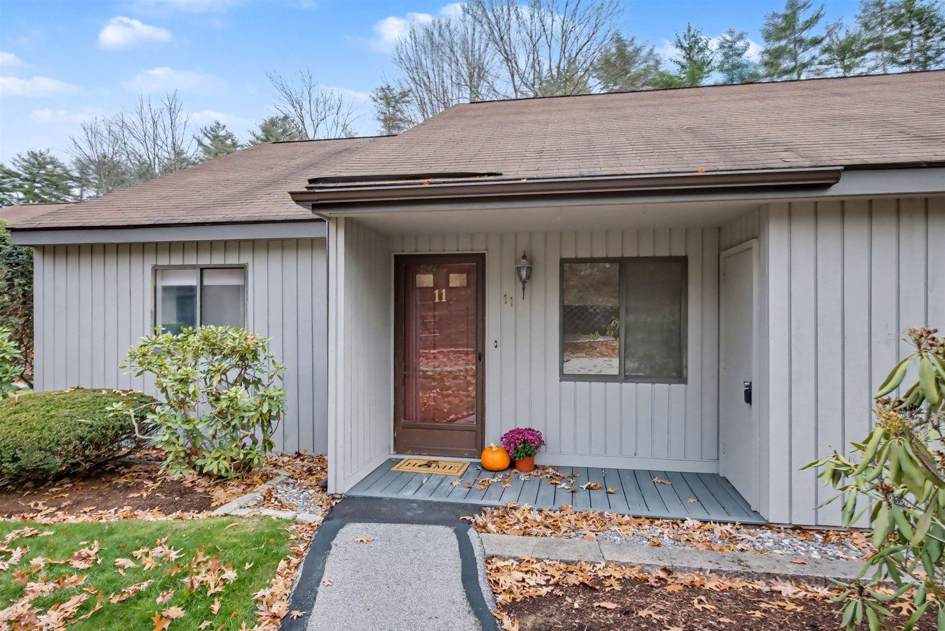 MLS 5069562: 11 Essex Green Court, Merrimack NH