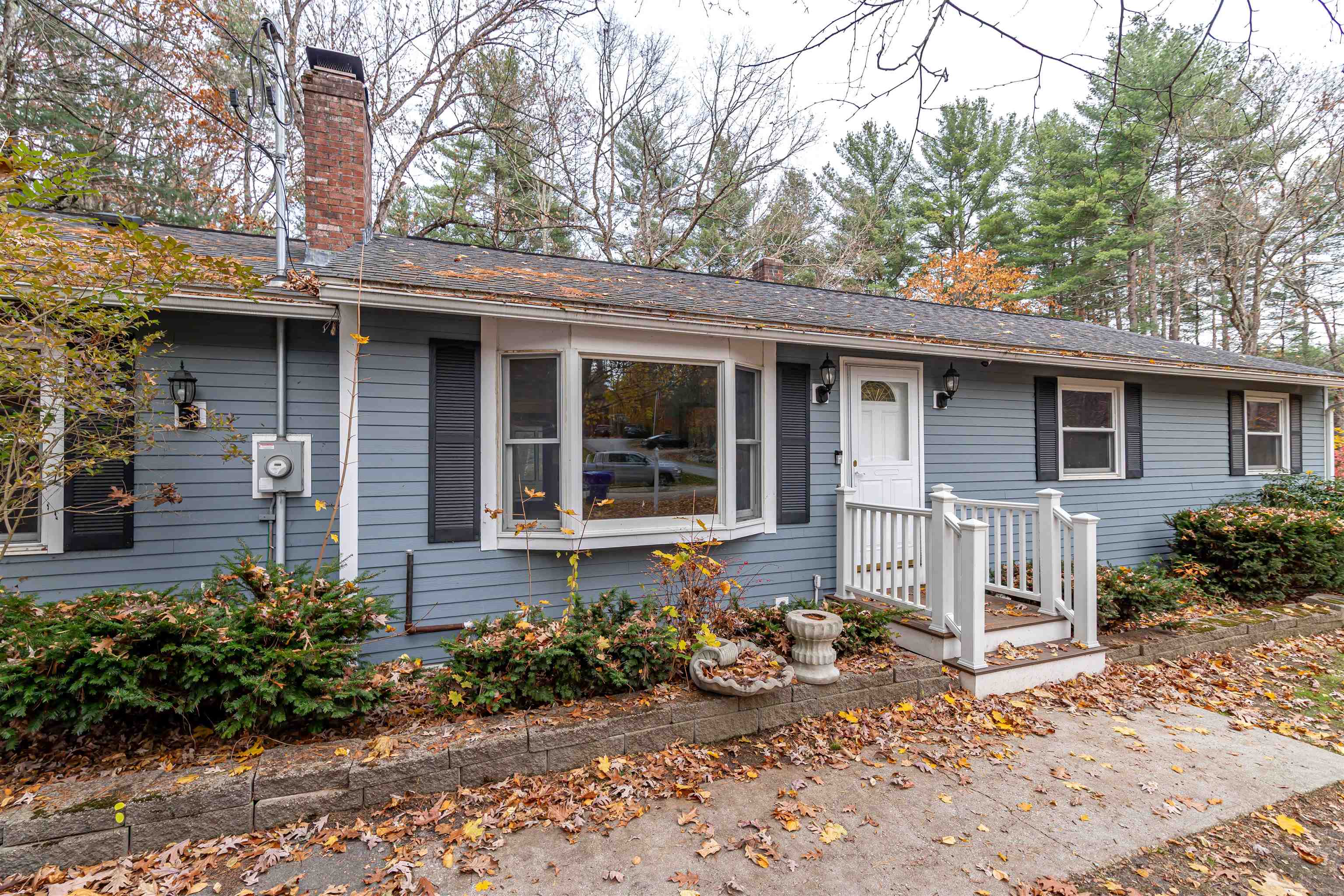 55 Glen Dr, Hudson, NH 03051