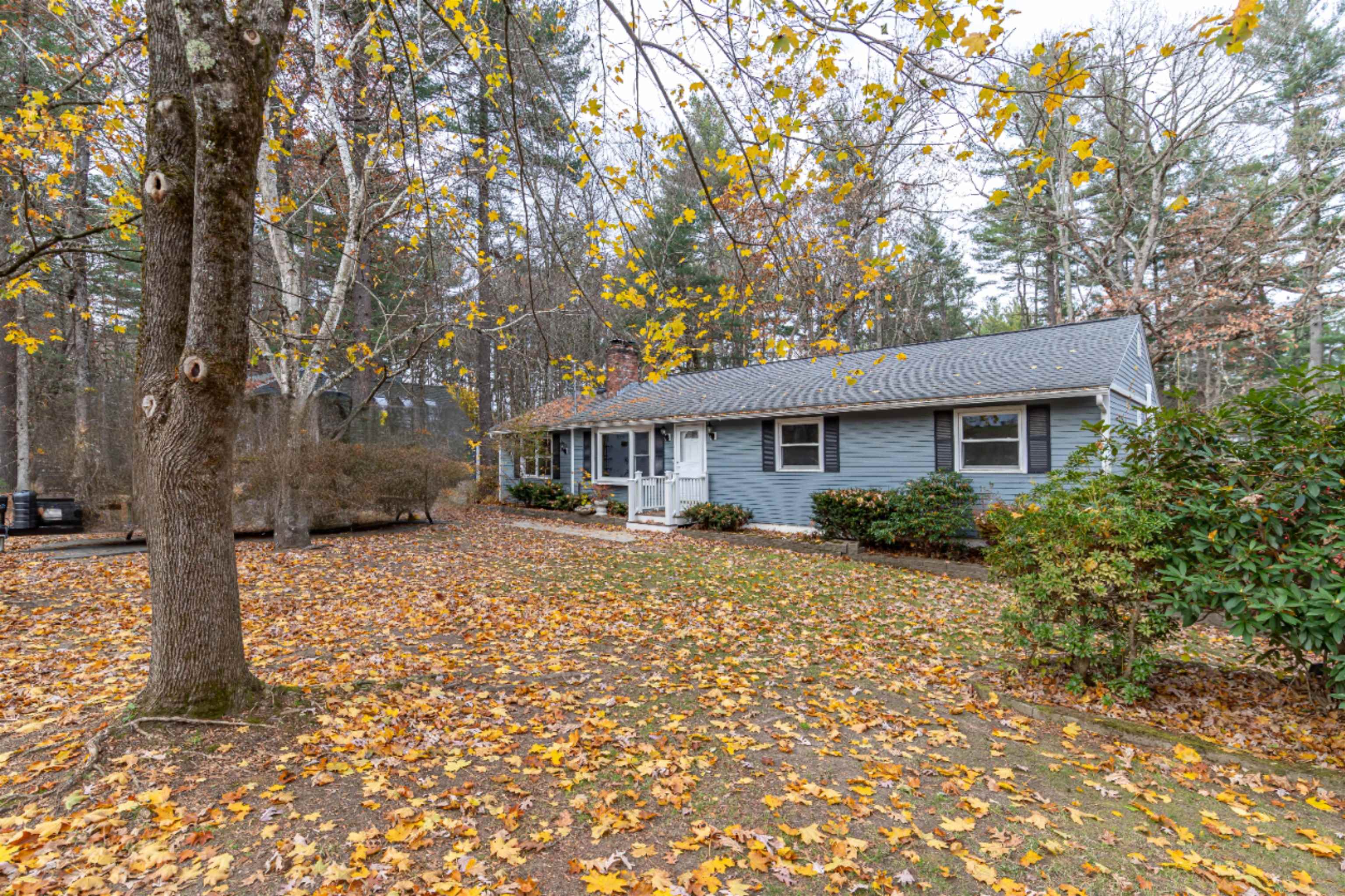 55 Glen Dr, Hudson, NH 03051