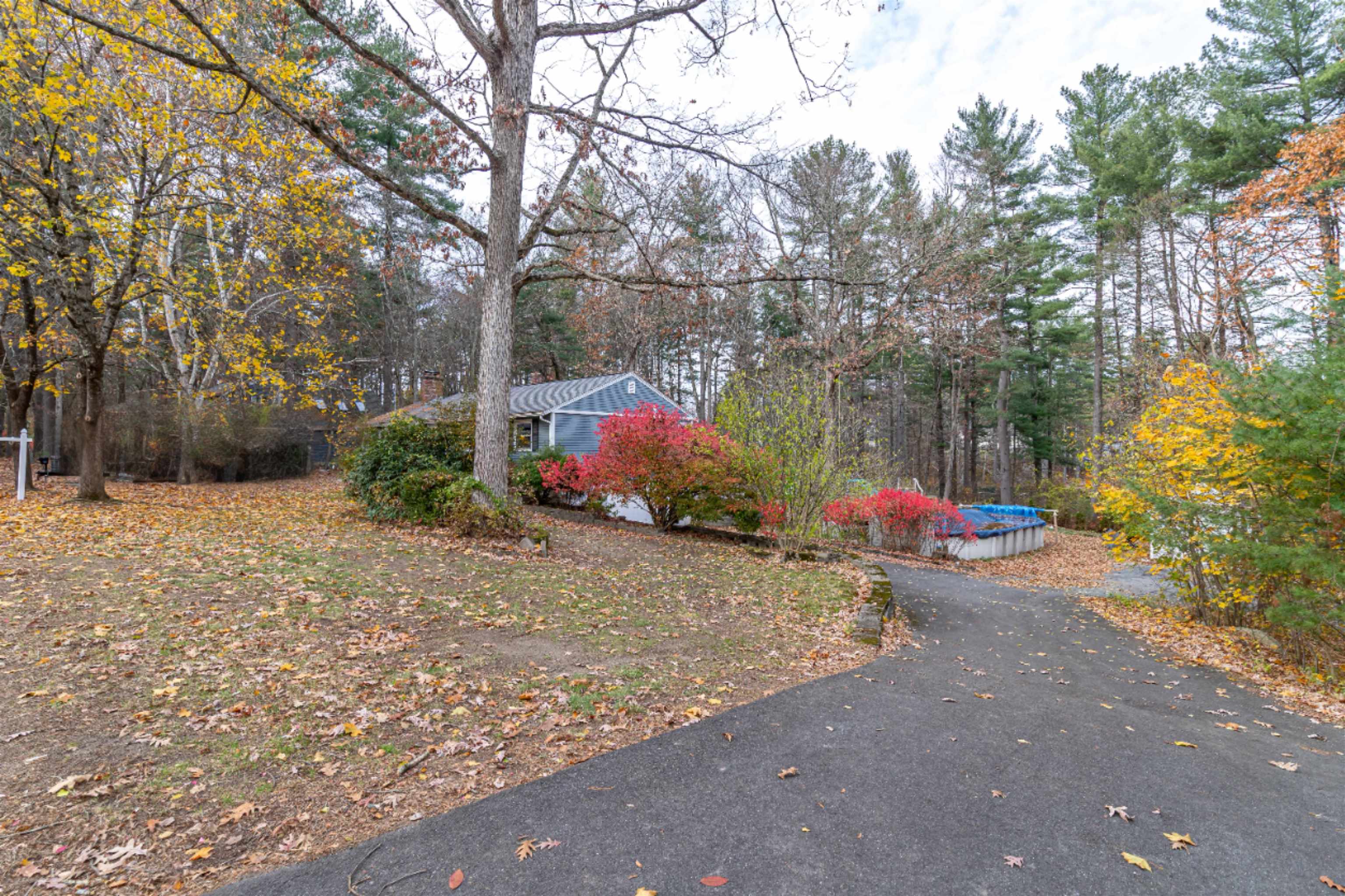 55 Glen Dr, Hudson, NH 03051