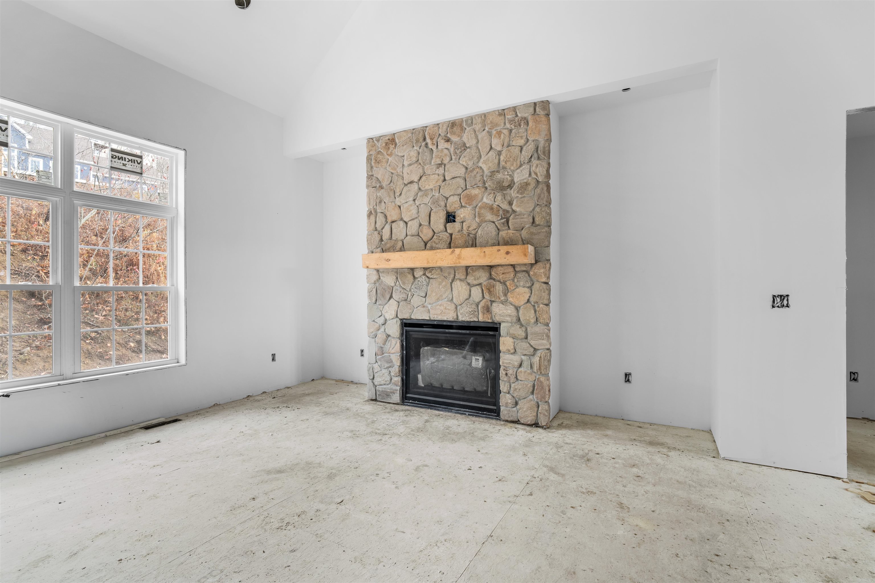 17 Rising Ridge Rd, Campton, NH 03223