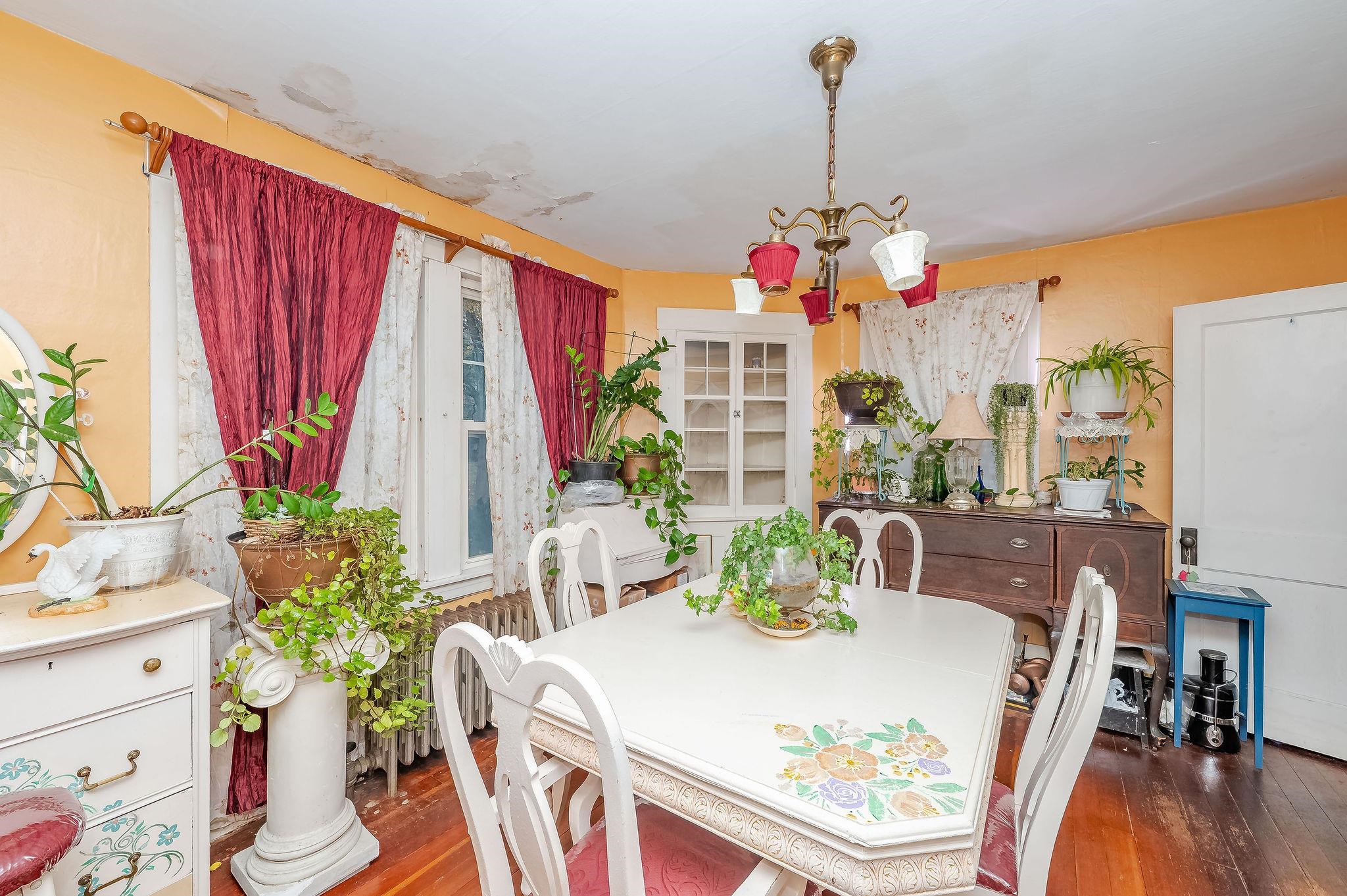 15 Linden St, Rochester, NH 03867