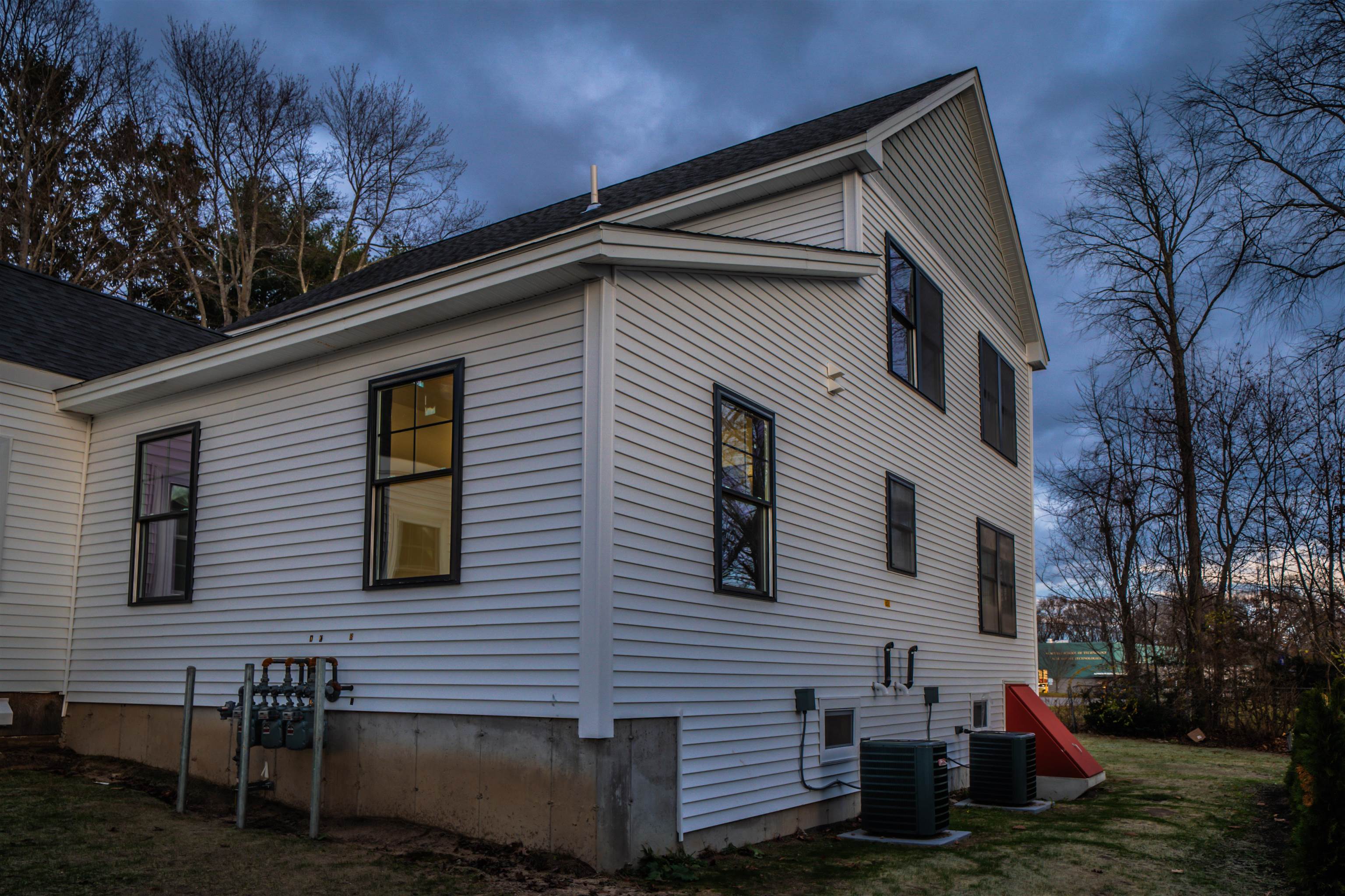 50c Linden St, Exeter, NH 03833