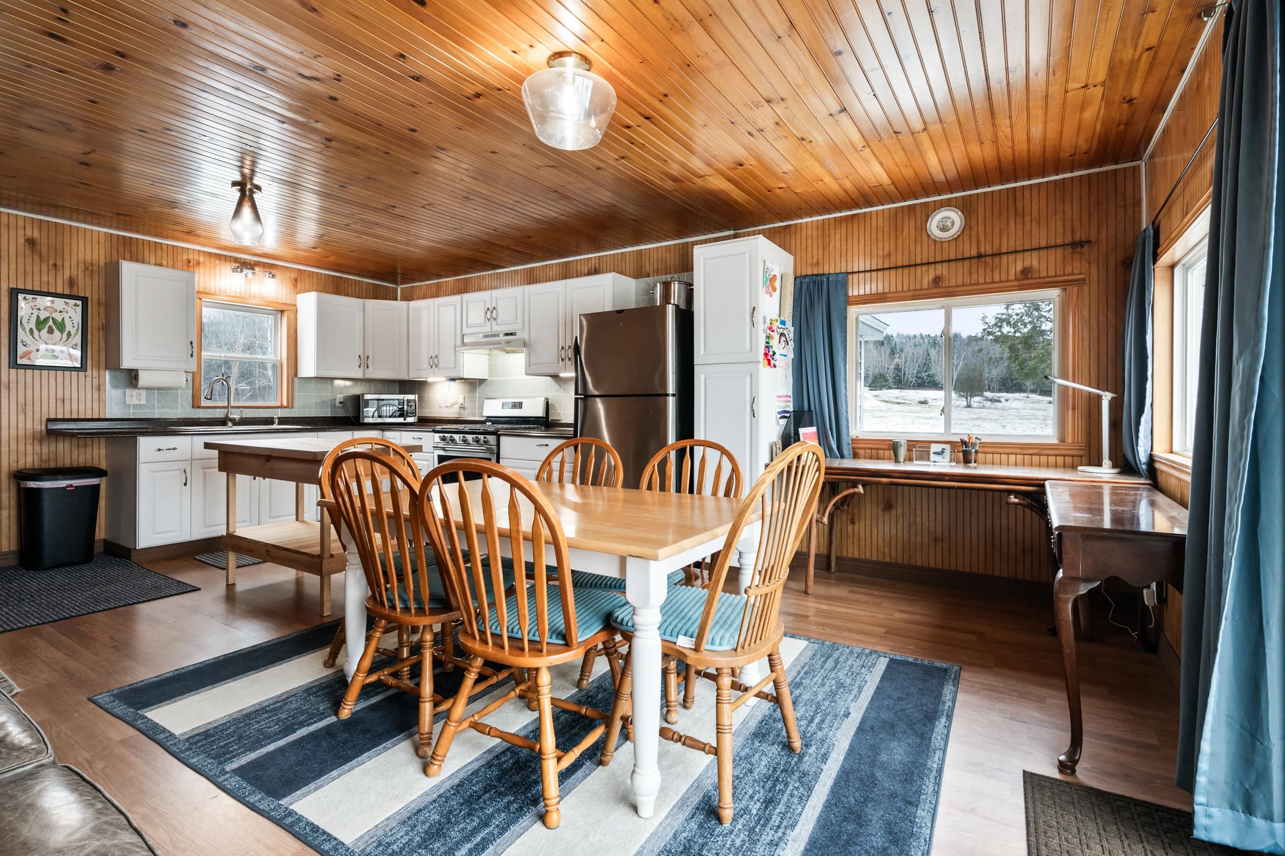 1420 East Side River Rd, Dummer, NH 03588