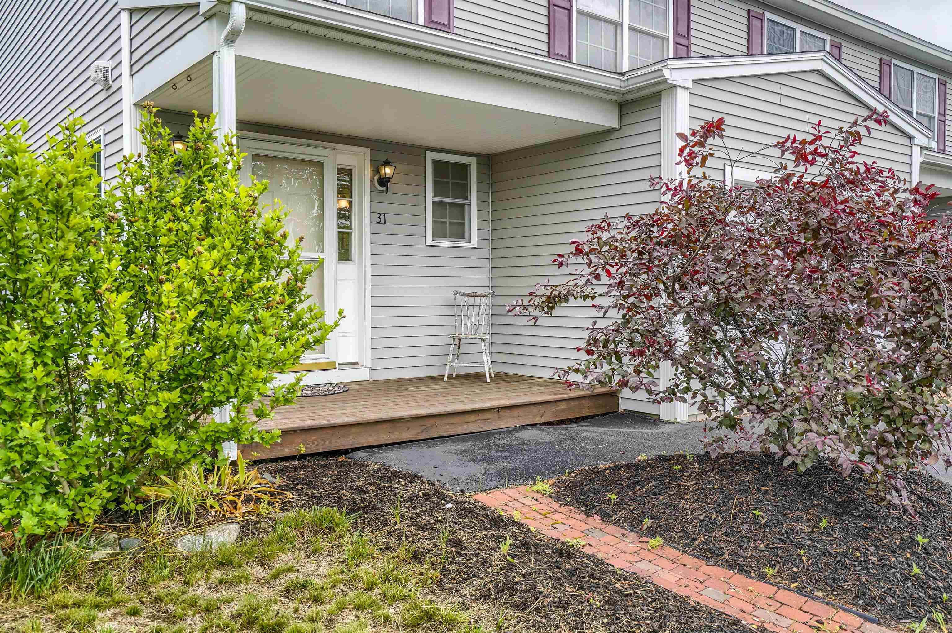 31 Rosanna Dr, Dover, NH 03820